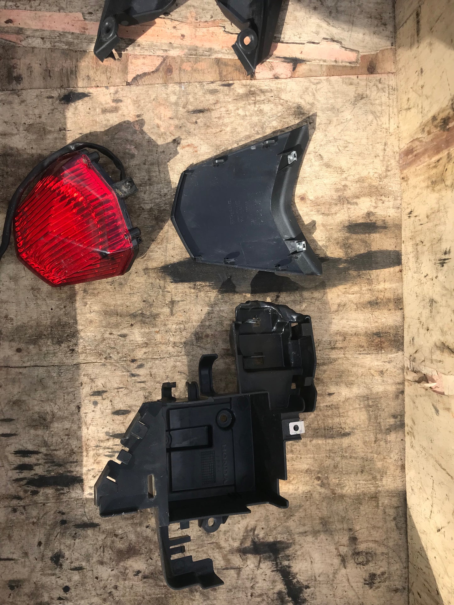 Honda GLR 125 rear mudguard, indicators, fairing & lamp