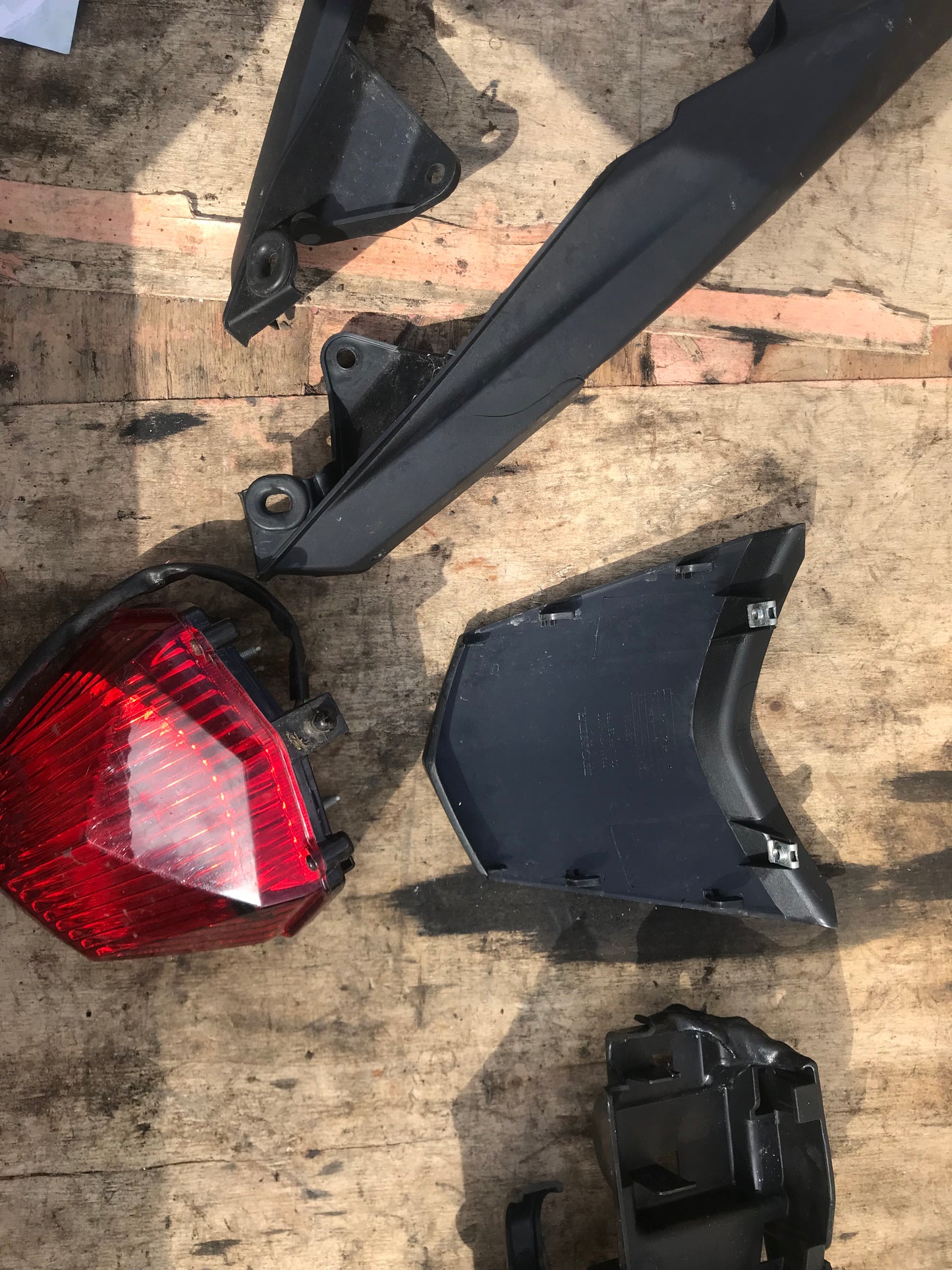 Honda GLR 125 rear mudguard, indicators, fairing & lamp