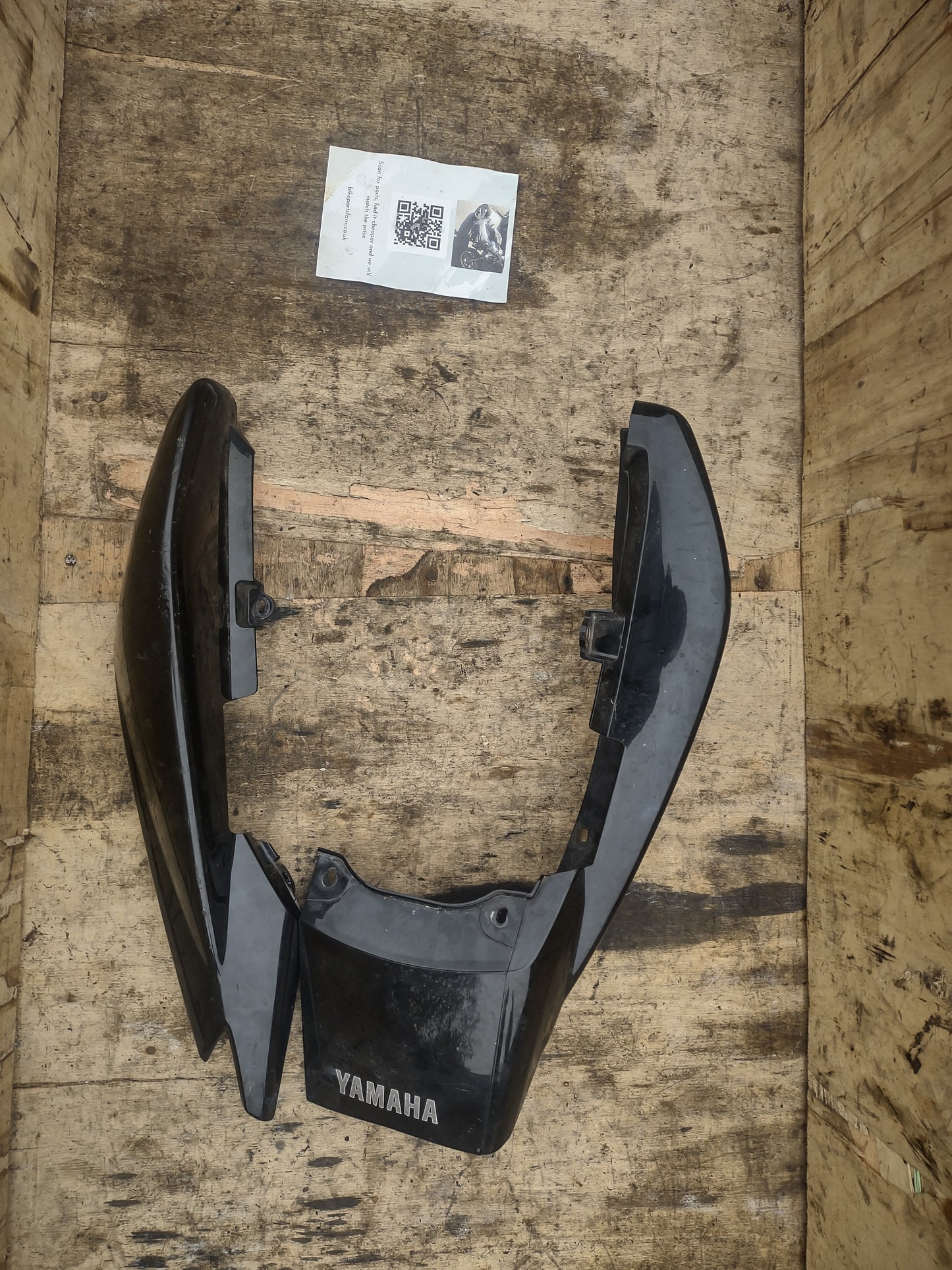 Yamaha YBR 125 fairings, mudguards, rear light.