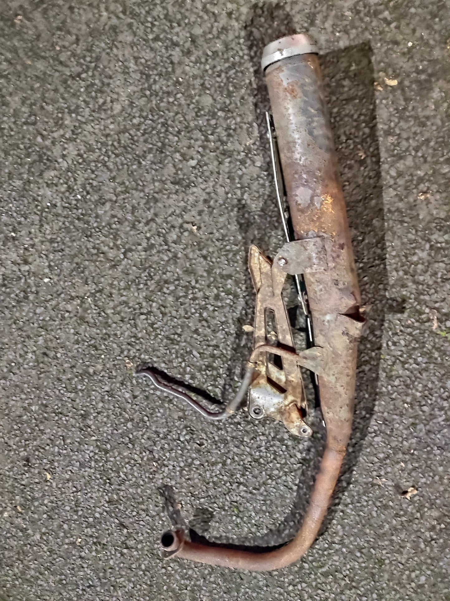 YAMAHA YBR 125 exhaust