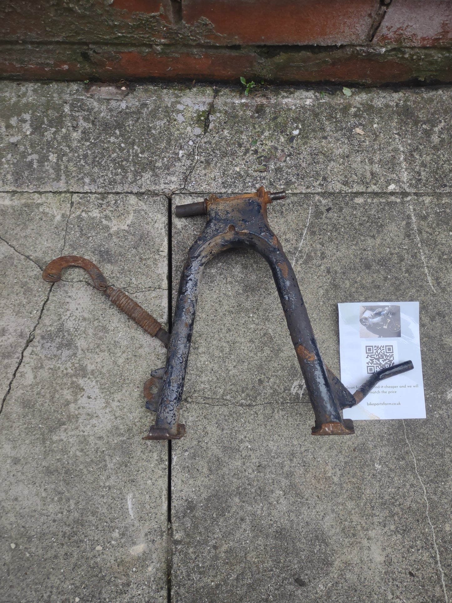 Yamaha YBR 125 centre stand & spring