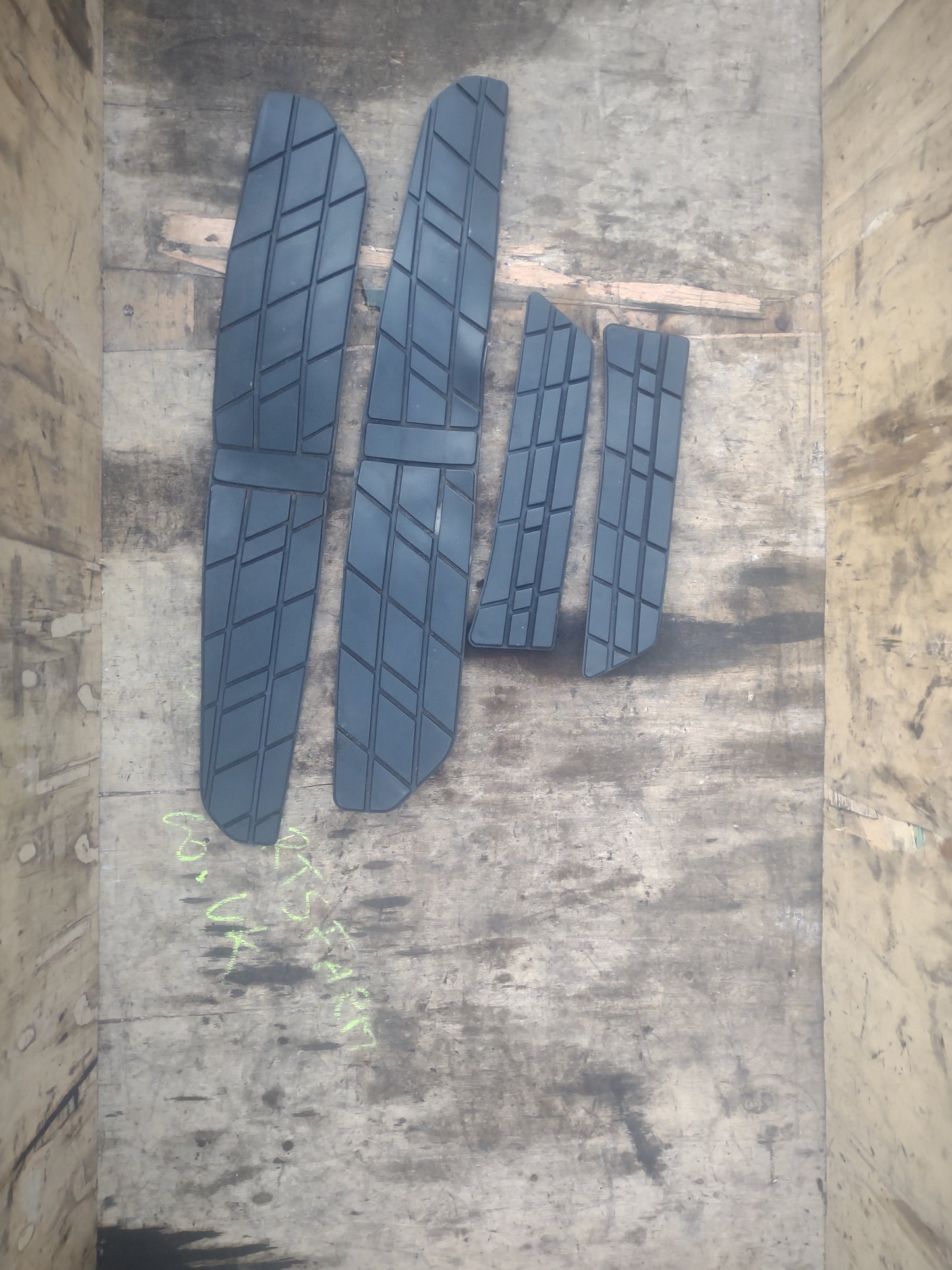 Suzuki an400 Burgman floor mats X4 genuine (used)