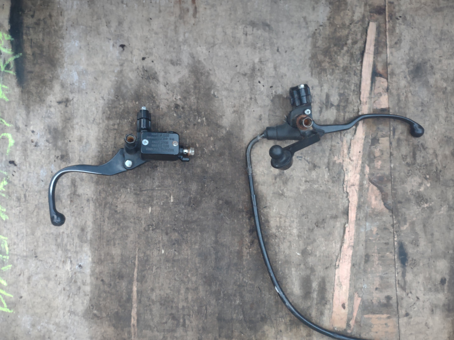 Lexmoto assault 125 clutch lever and brake lever (OEM) used 2022