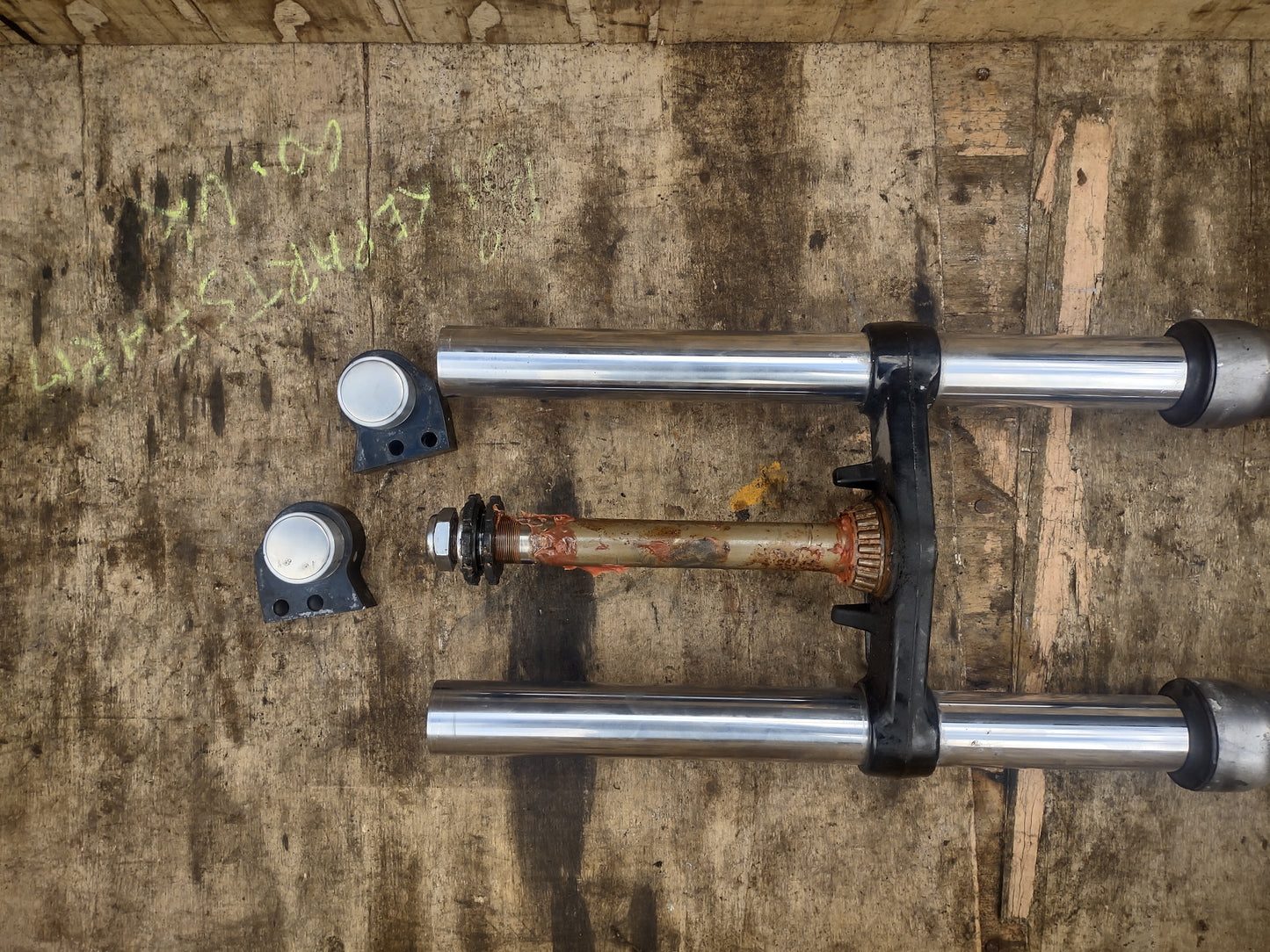 Kawasaki ZZR600 front forks, bottom yoke and spindle (OEM) used