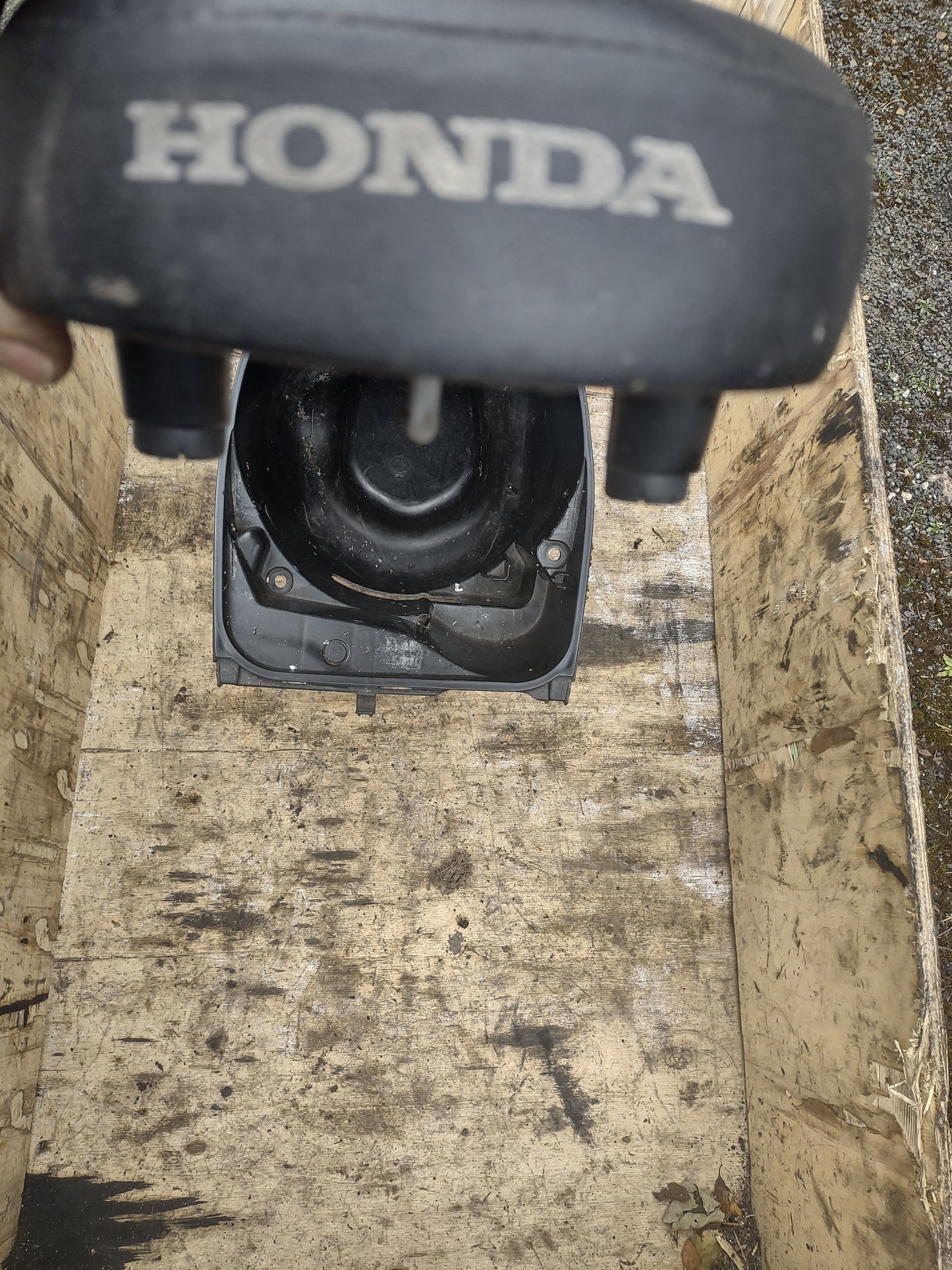 Honda NSC 110 seat & bucket
