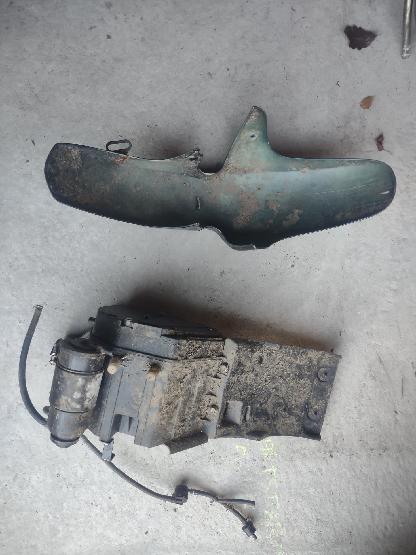 Zontes mantis 125 grab handle, side panels, rear lights (OEM)