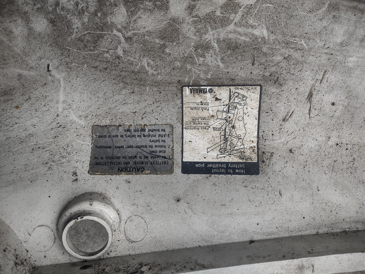 Yamaha FZR600 3HE seat fairing/s (OEM) used