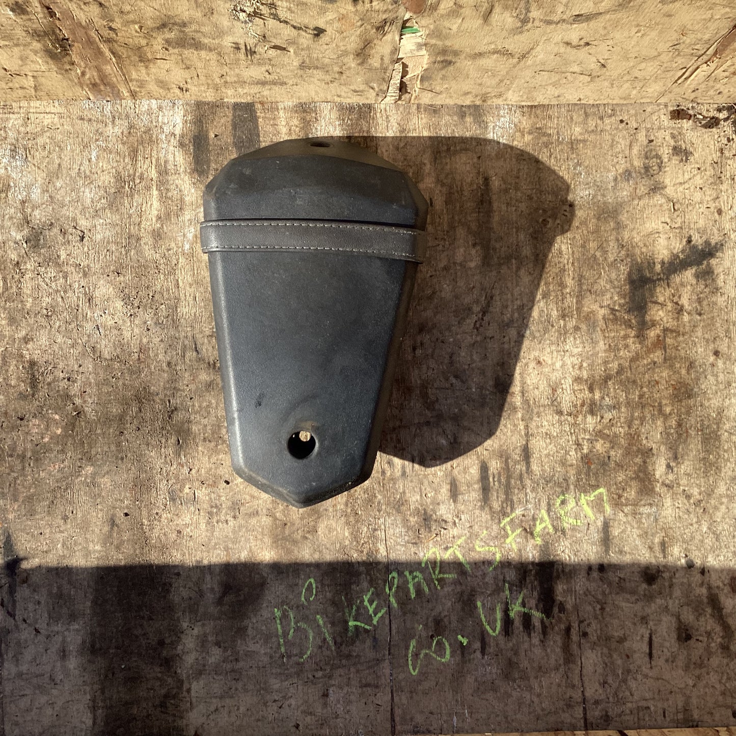 YAMAHA YZF 125 rear seat