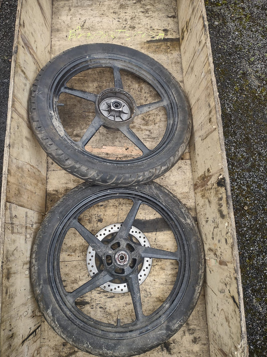 YAMAHA YBR125 2008 wheels & tyres