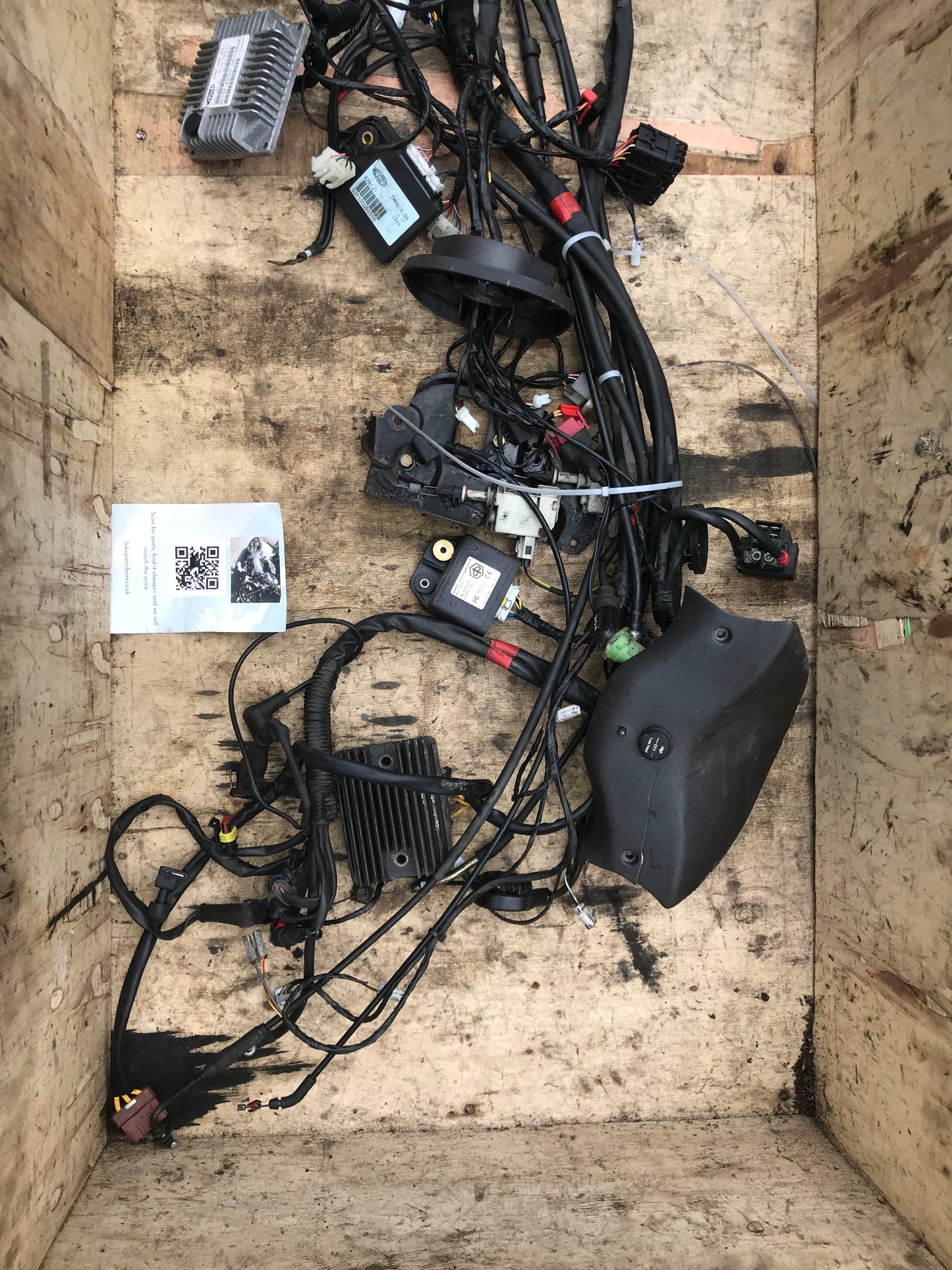 Piaggio X8 400 wiring loom, ECU, rectifier etc