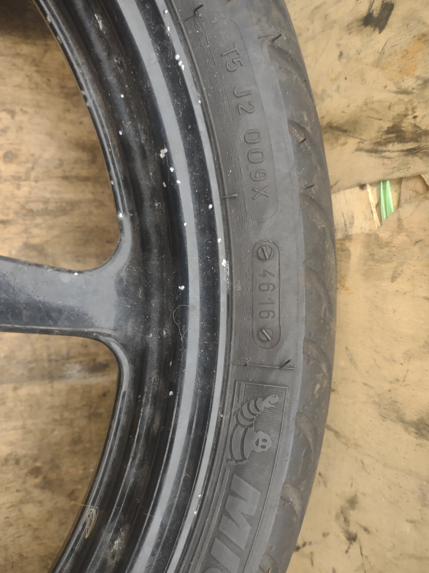 Yamaha YBR 125 wheels & tyres