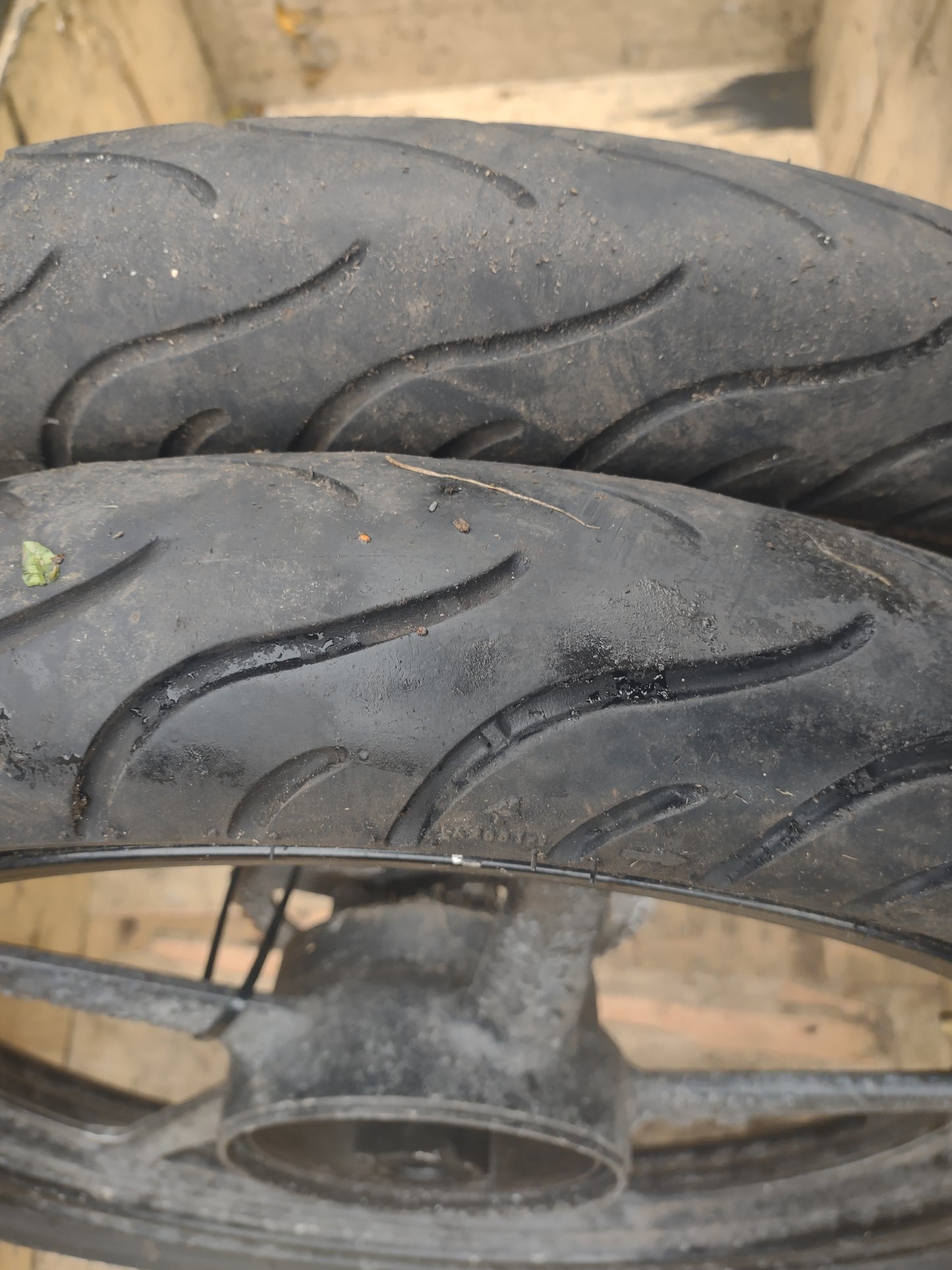 Yamaha YBR 125 wheels & tyres