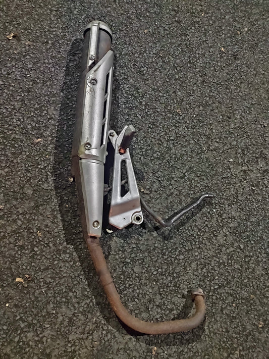 YAMAHA YBR 125 exhaust