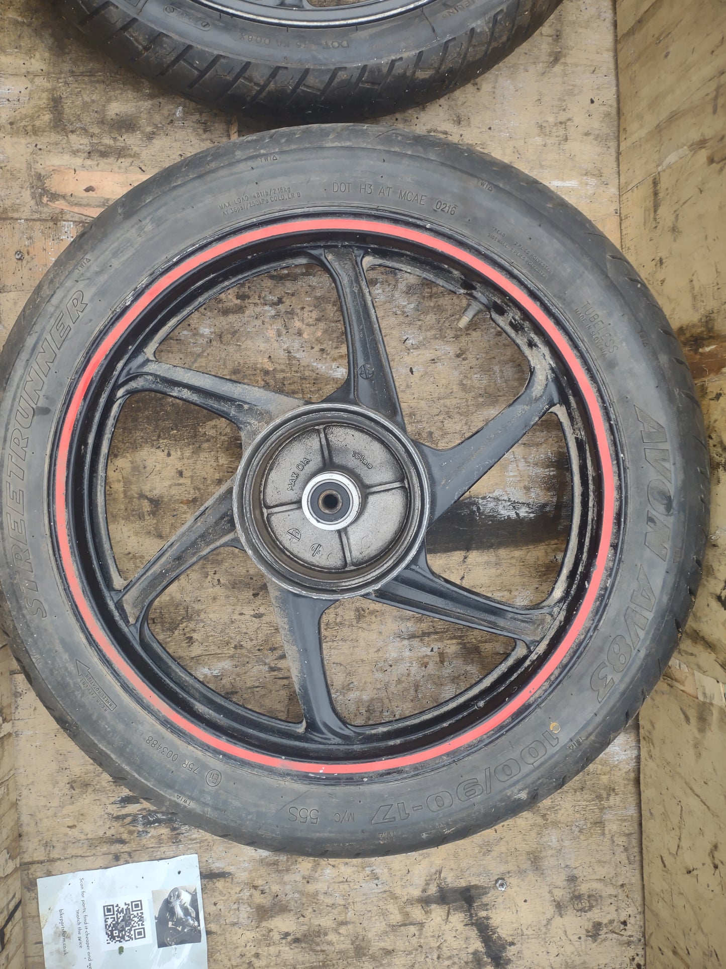 Hobda CBF 125 wheels & tyres