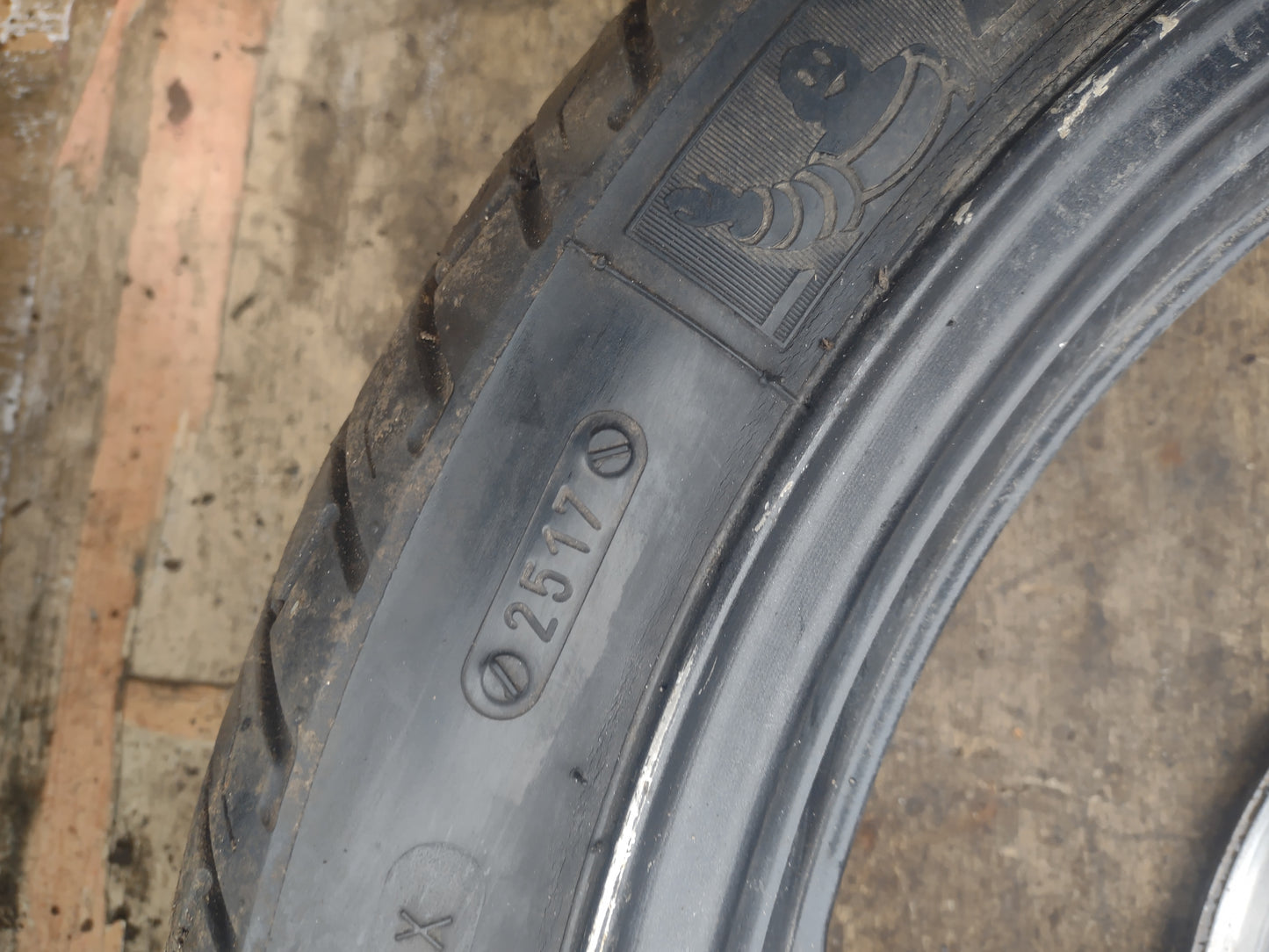 Hobda CBF 125 wheels & tyres