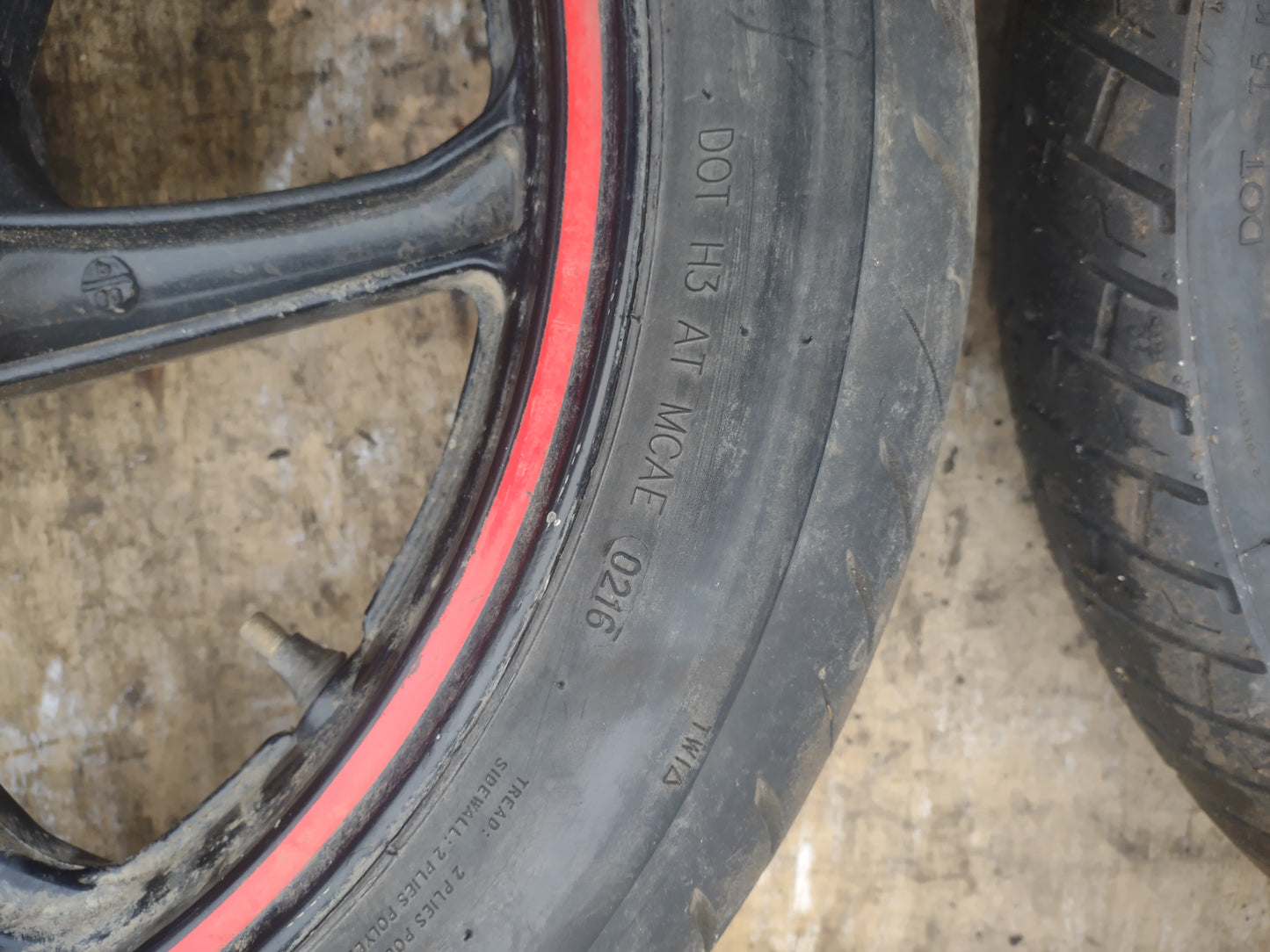 Hobda CBF 125 wheels & tyres