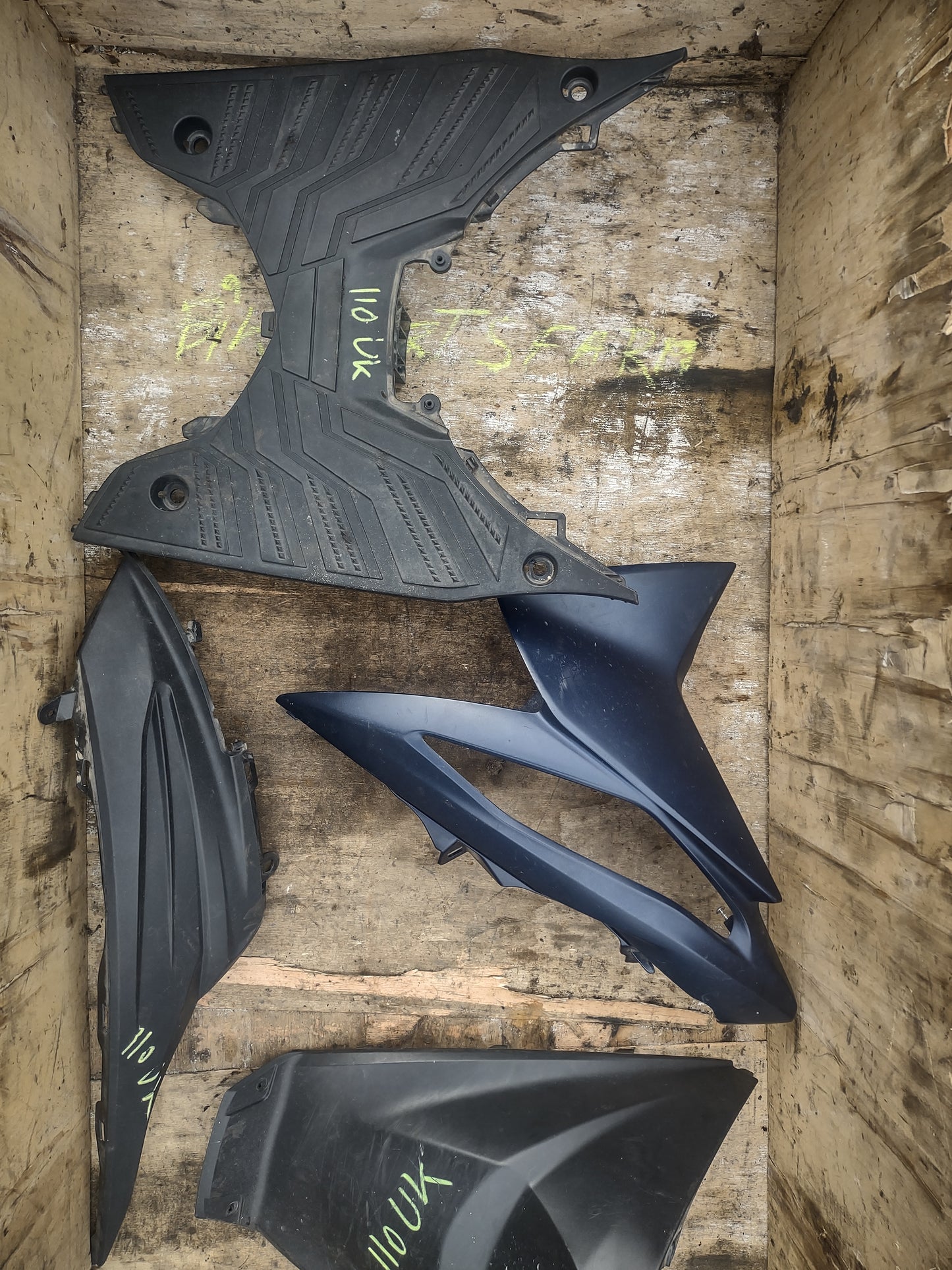 Suzuki 110 UK address fairings