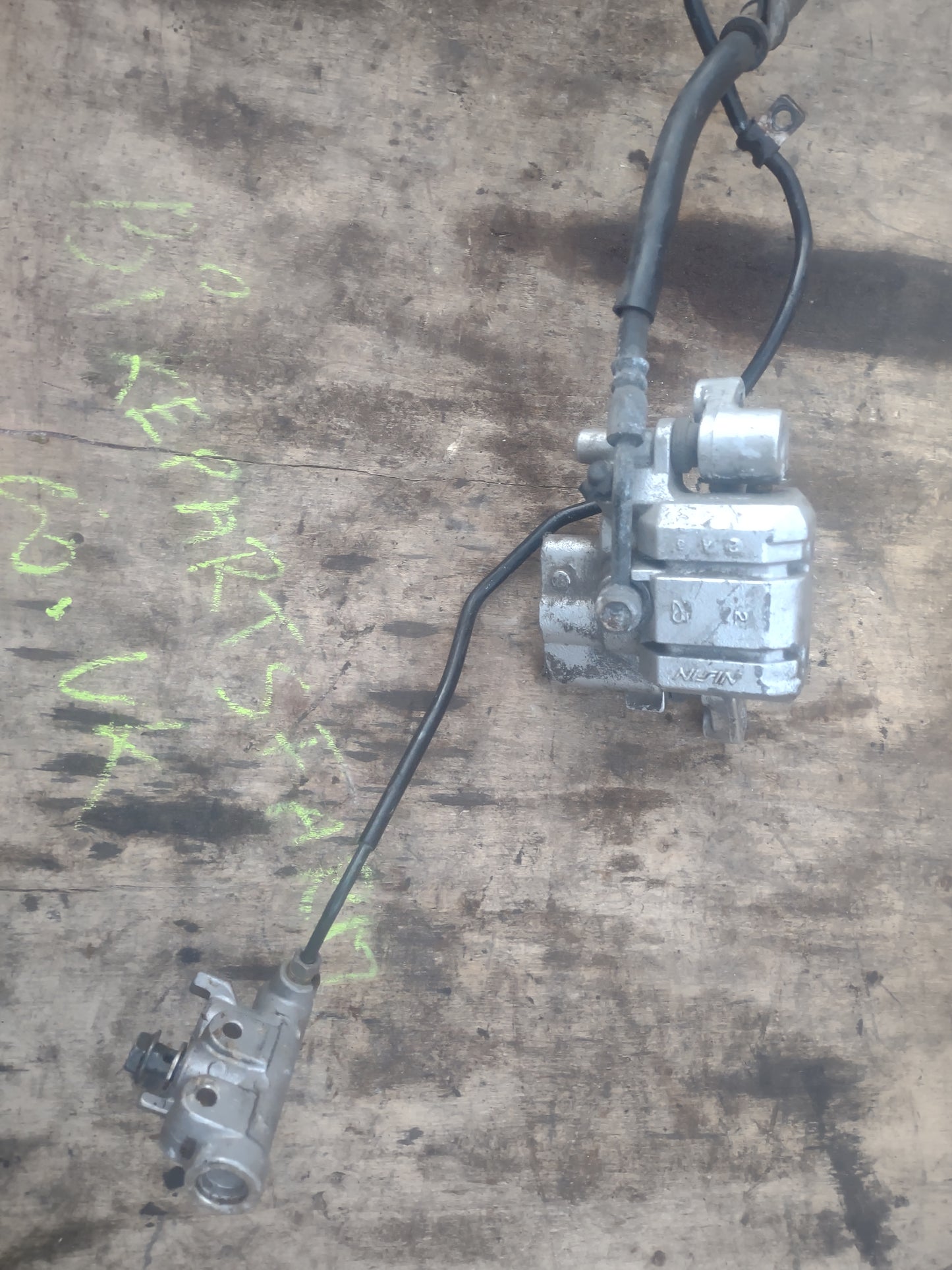 Suzuki an400 front brake caliper & cylinder