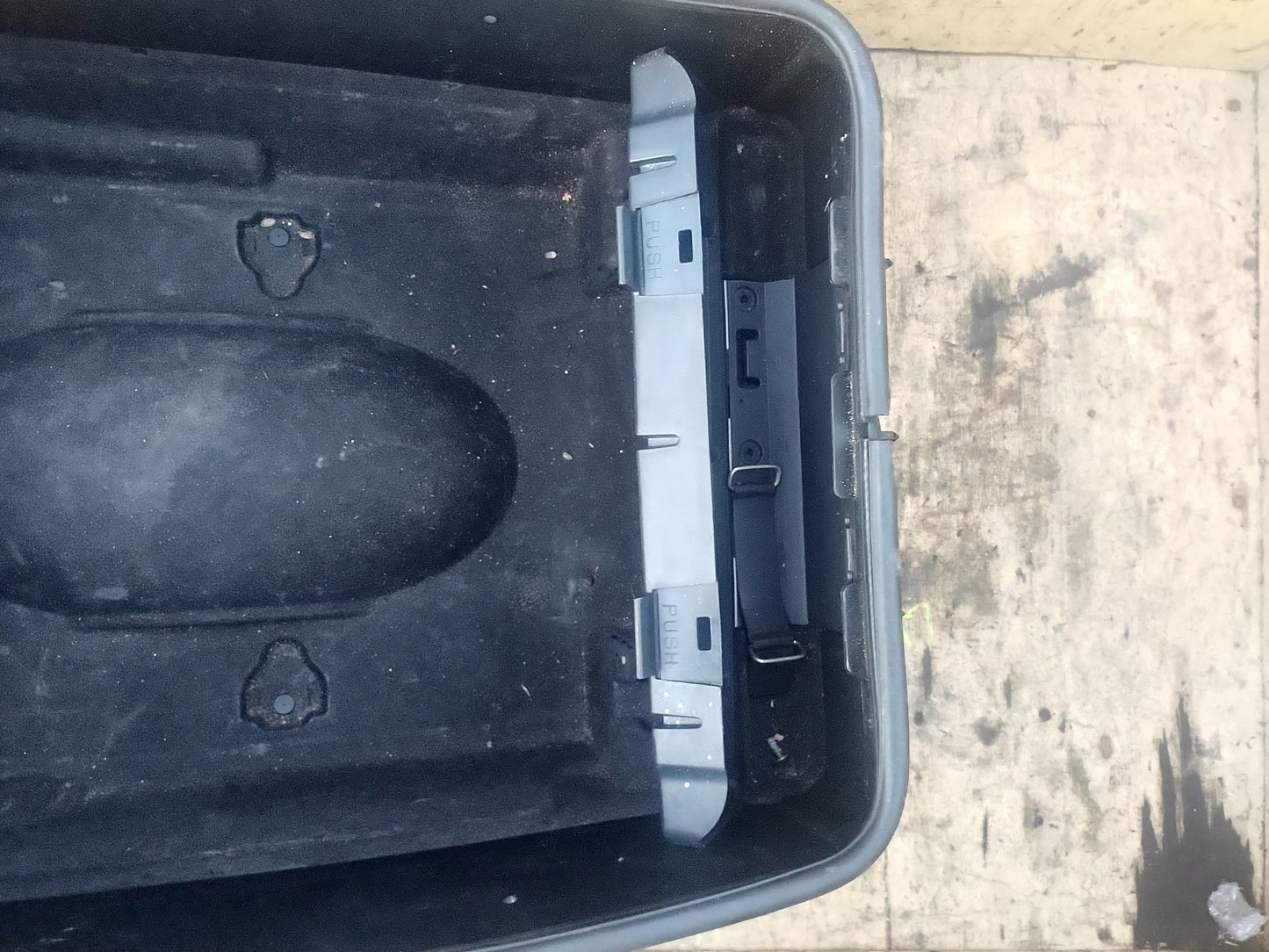 Suzuki an400 Burgman seat storage bucket / box & rubber trim (OEM)