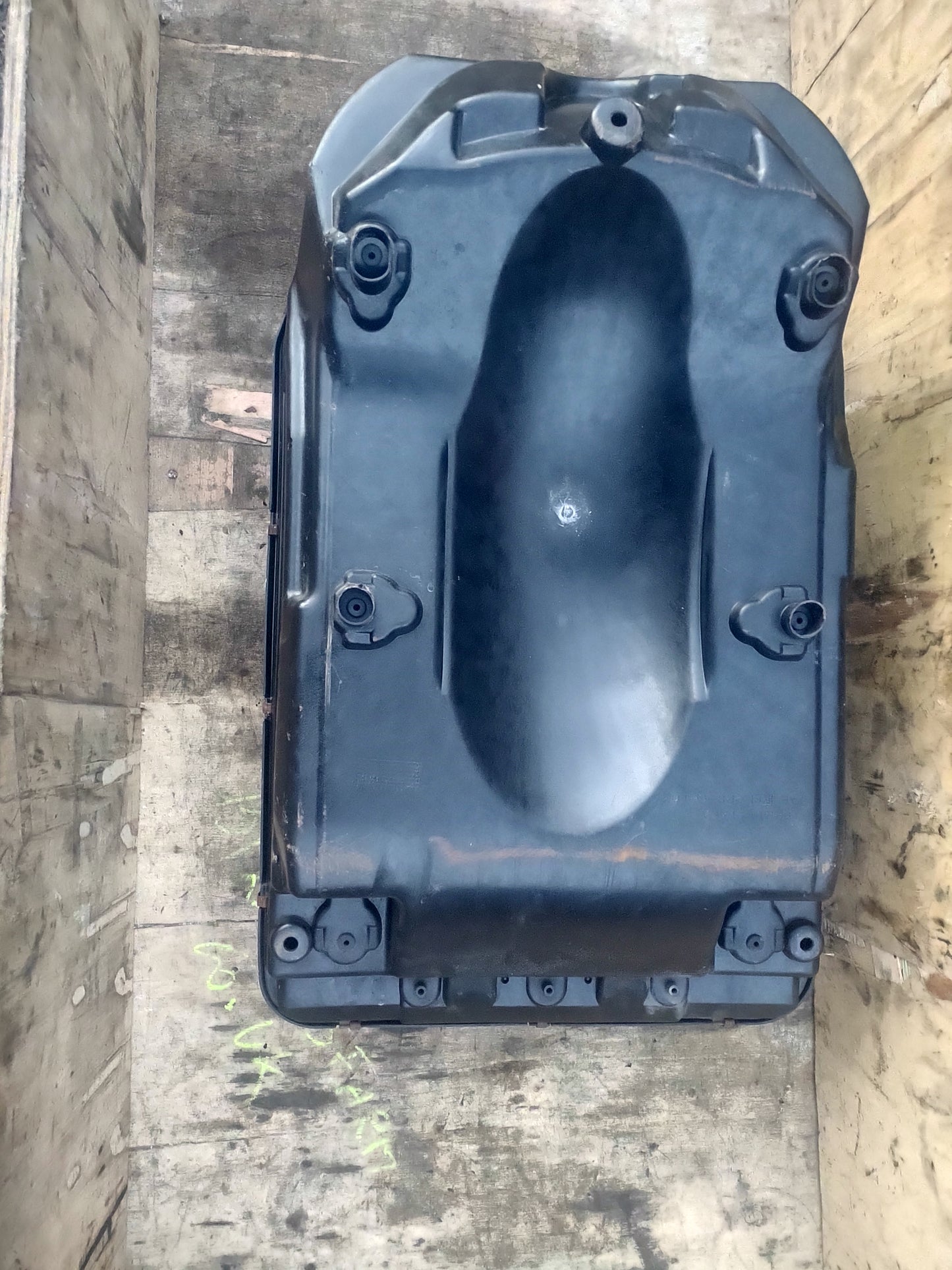 Suzuki an400 Burgman seat storage bucket / box & rubber trim (OEM)