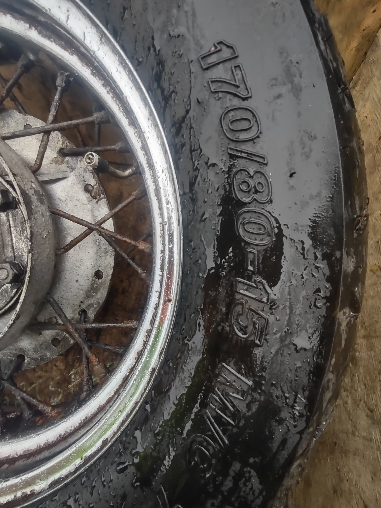 Yamaha xvs 650 dragstar wheels & tires (OEM) used