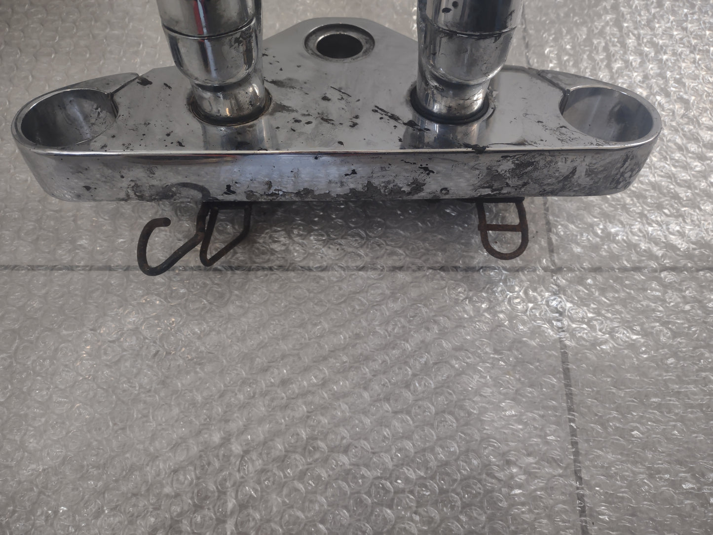 Yamaha xvs 650 dragstar top fork yoke (OEM) used