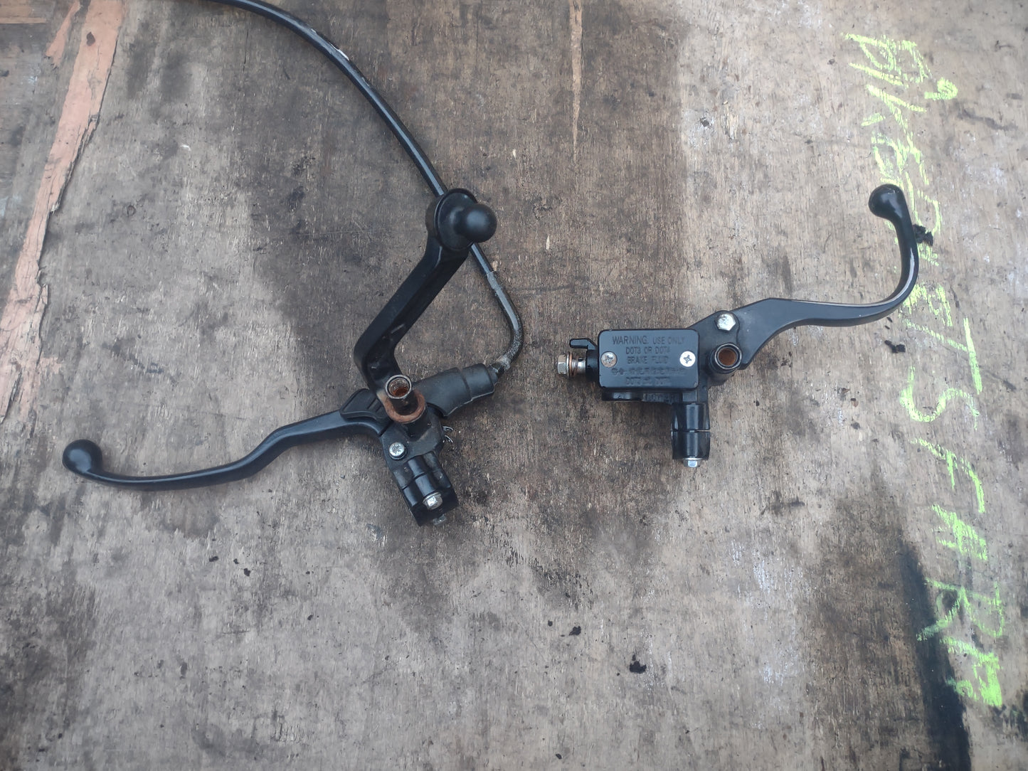 Lexmoto assault 125 clutch lever and brake lever (OEM) used 2022