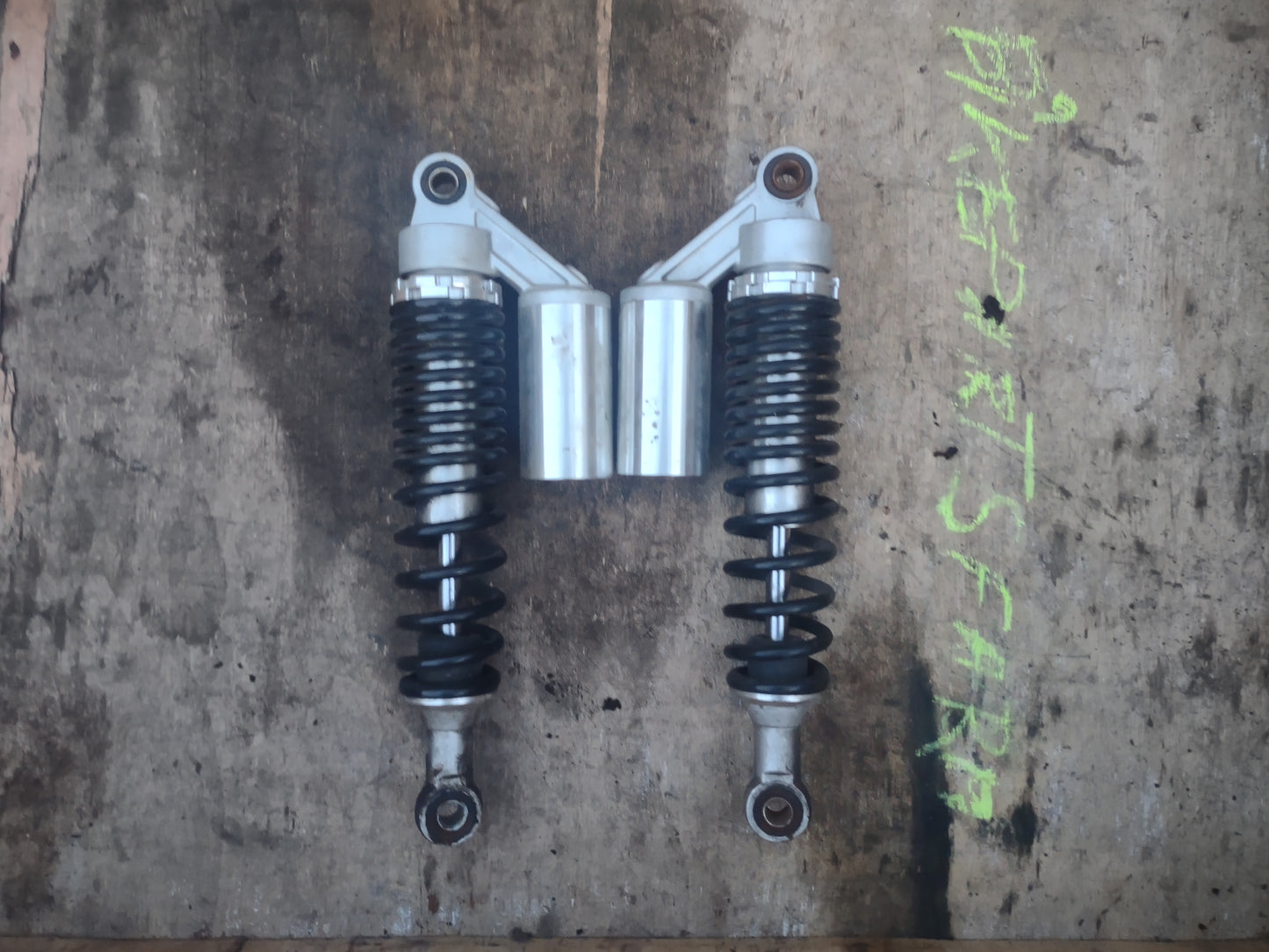 Lexmoto assault 125 pair of rear shock absorbers, shockers (OEM) used 2022