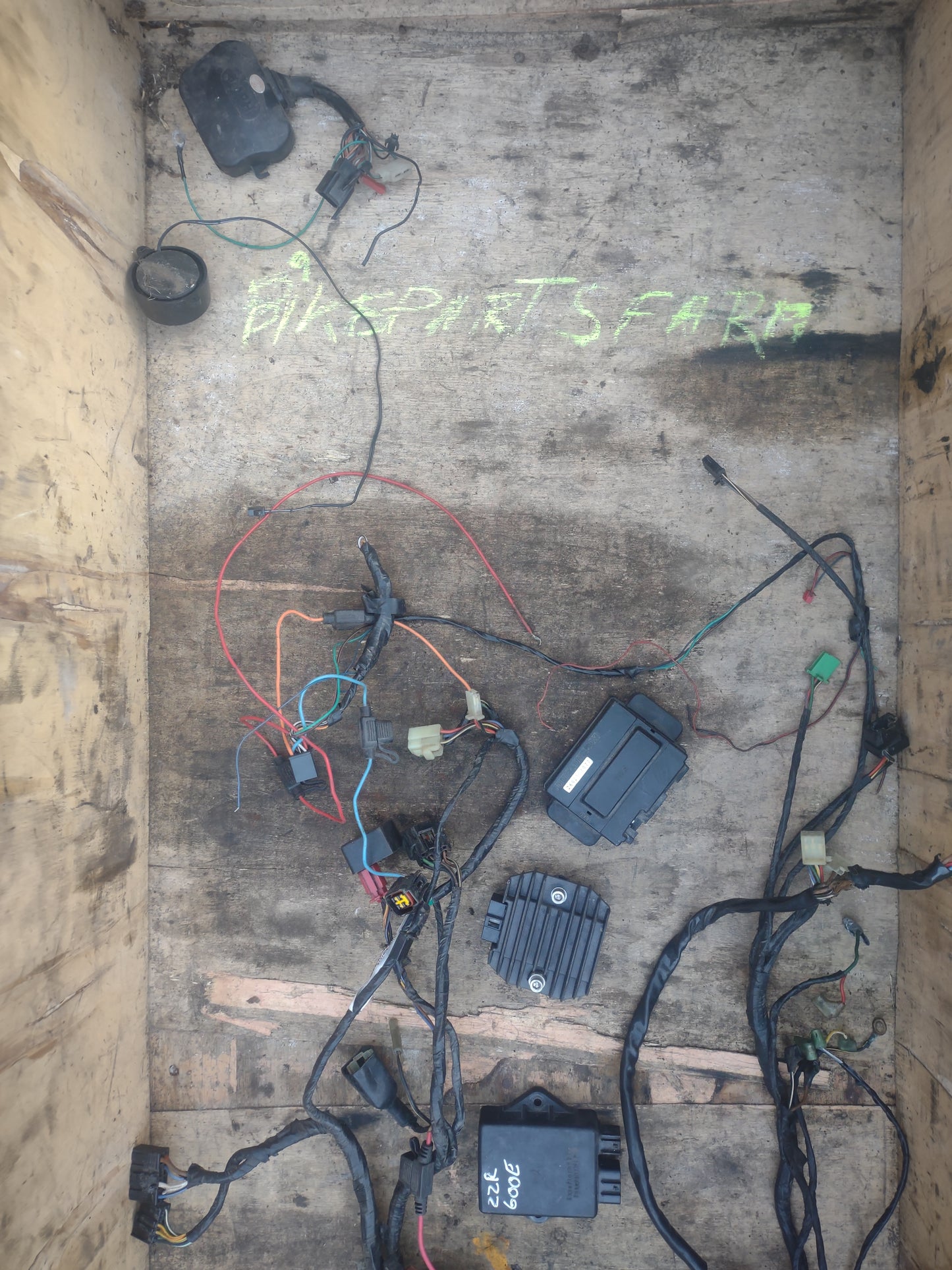 Kawasaki ZZR600 wiring, ECU, rectifier etc