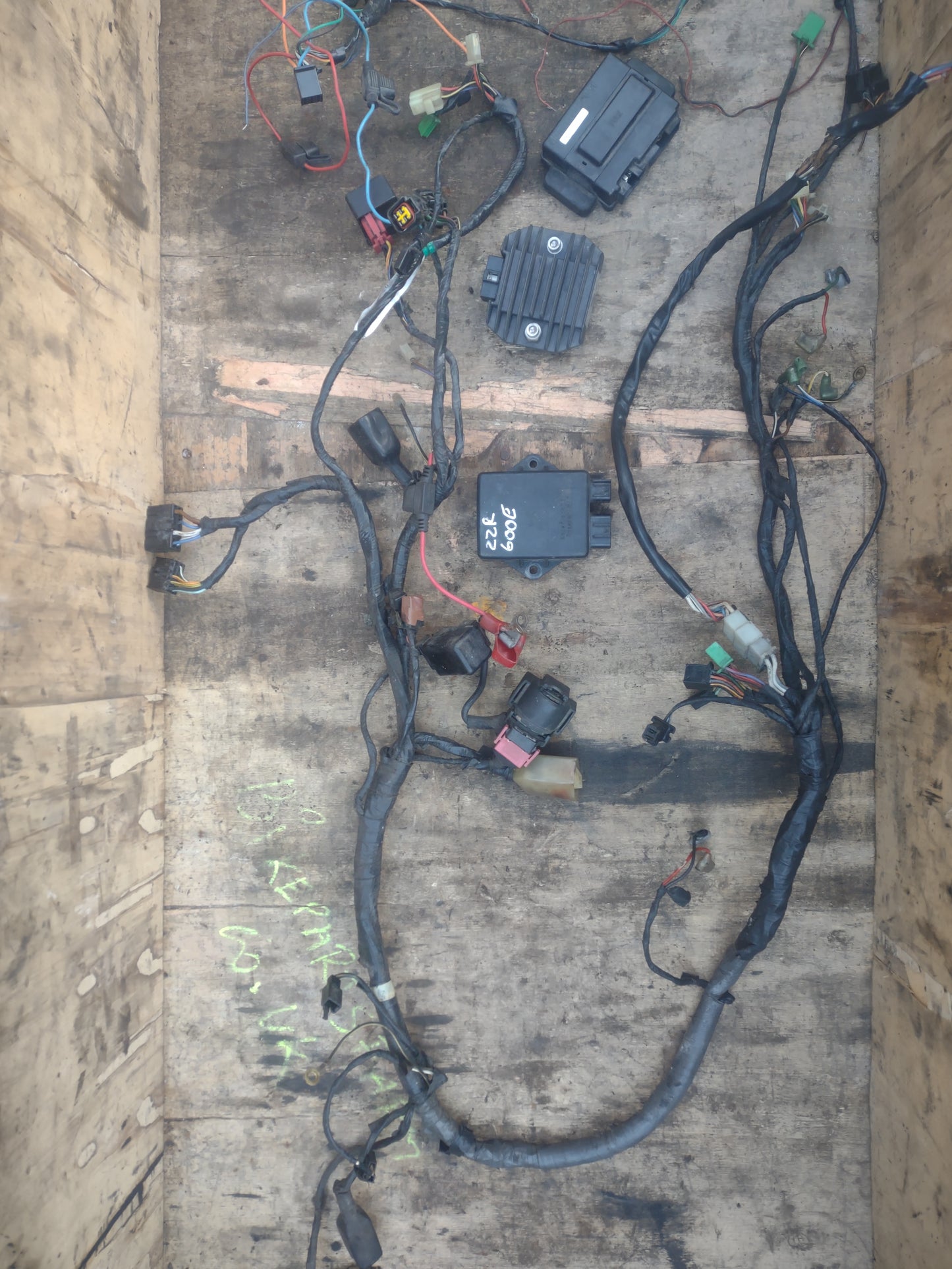Kawasaki ZZR600 wiring, ECU, rectifier etc