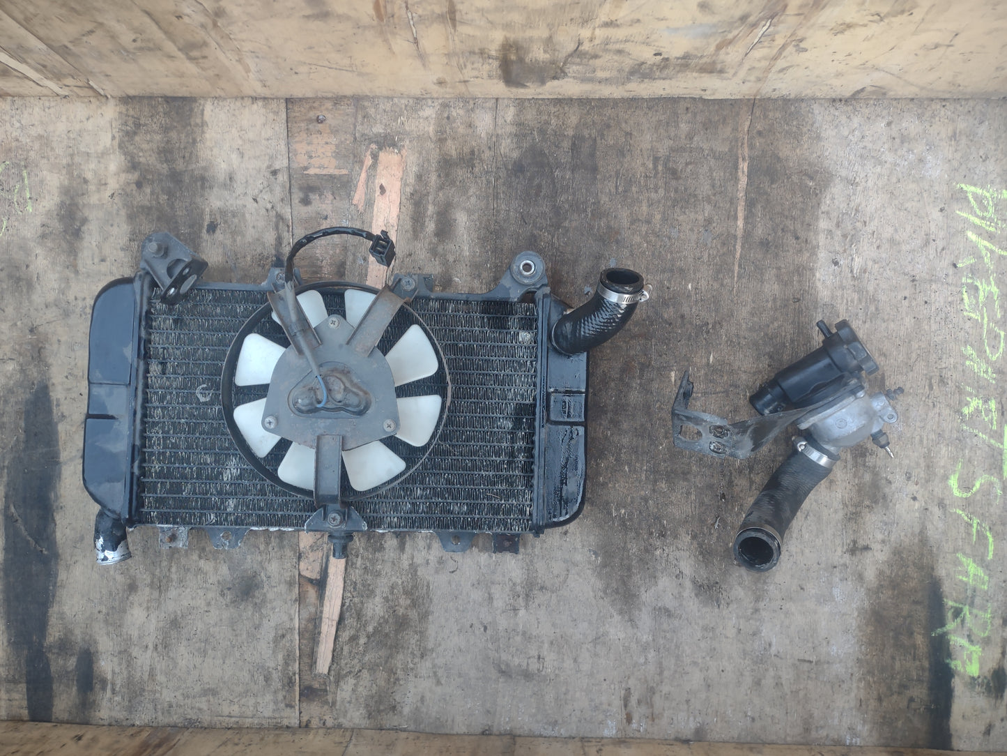 Kawasaki zzr600 radiator and fan
