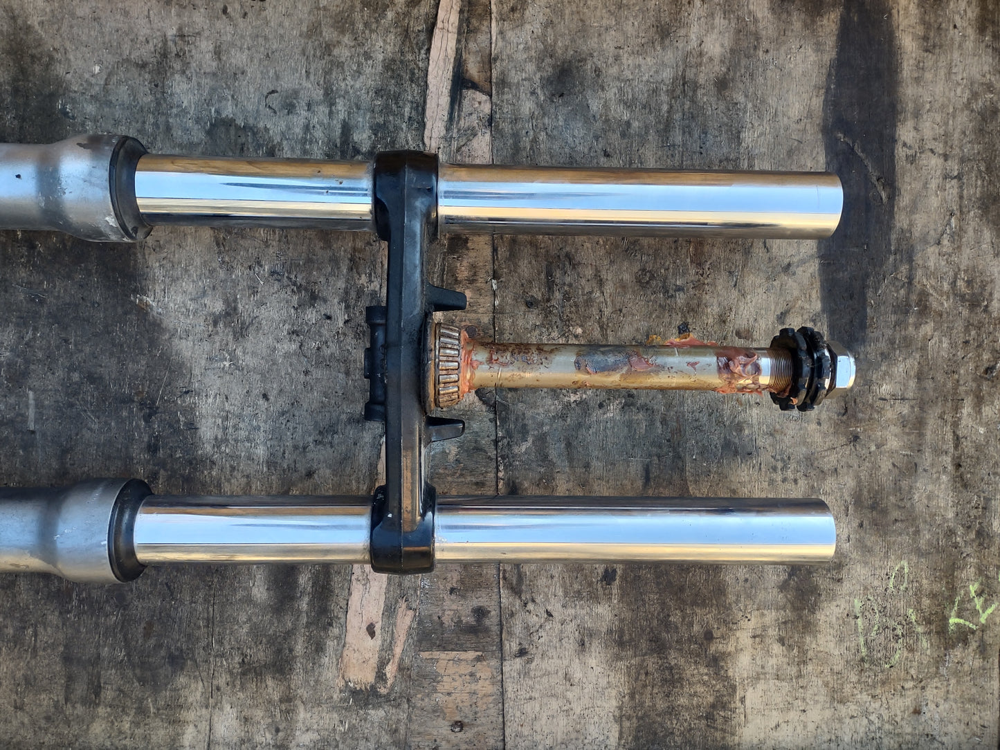 Kawasaki ZZR600 front forks, bottom yoke and spindle (OEM) used