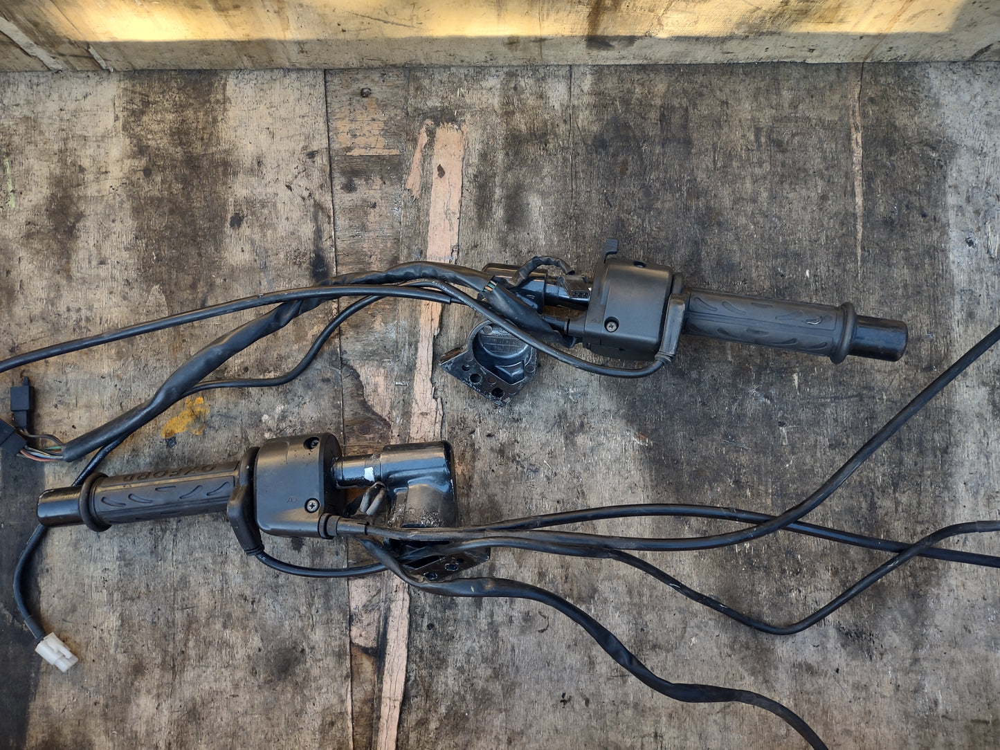 Kawasaki ZZR600 handlebars, controls, switches (OEM) used