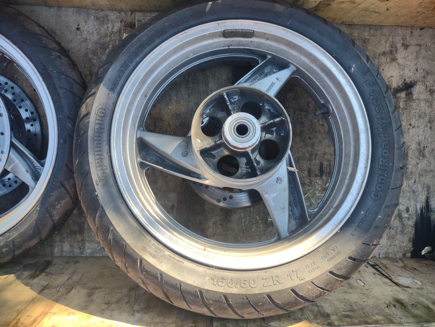 Kawasaki zzr600 wheels, tires, discs (OEM) used