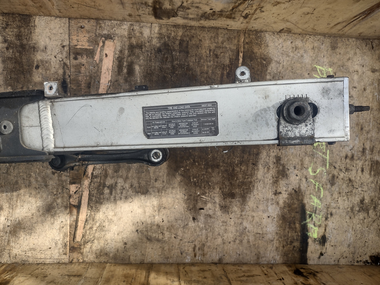 Kawasaki zzr600 swing arm, shocker, spindle etc (OEM) used