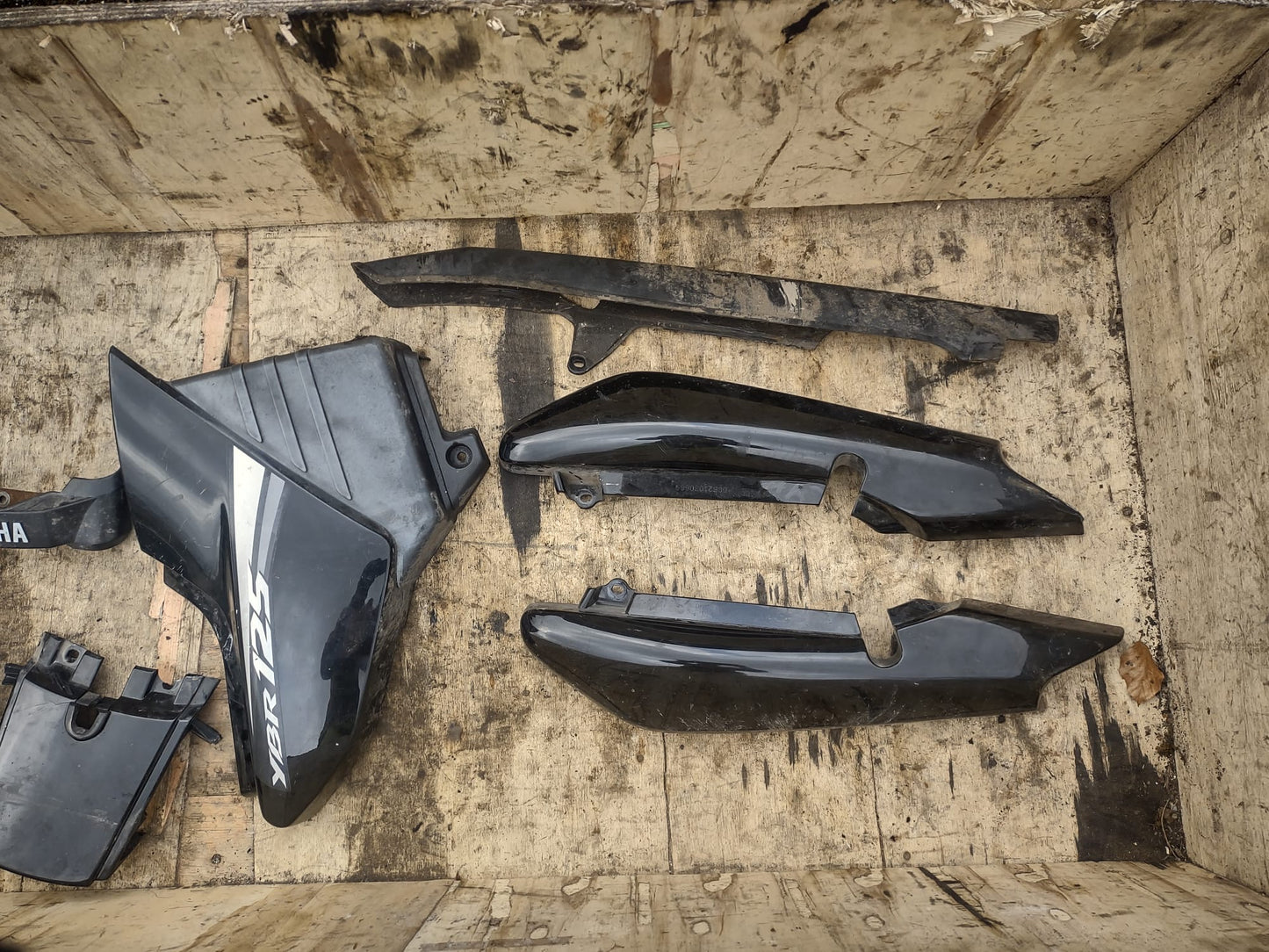 YAMAHA YBR 125 panels, mudguard, airbox etc