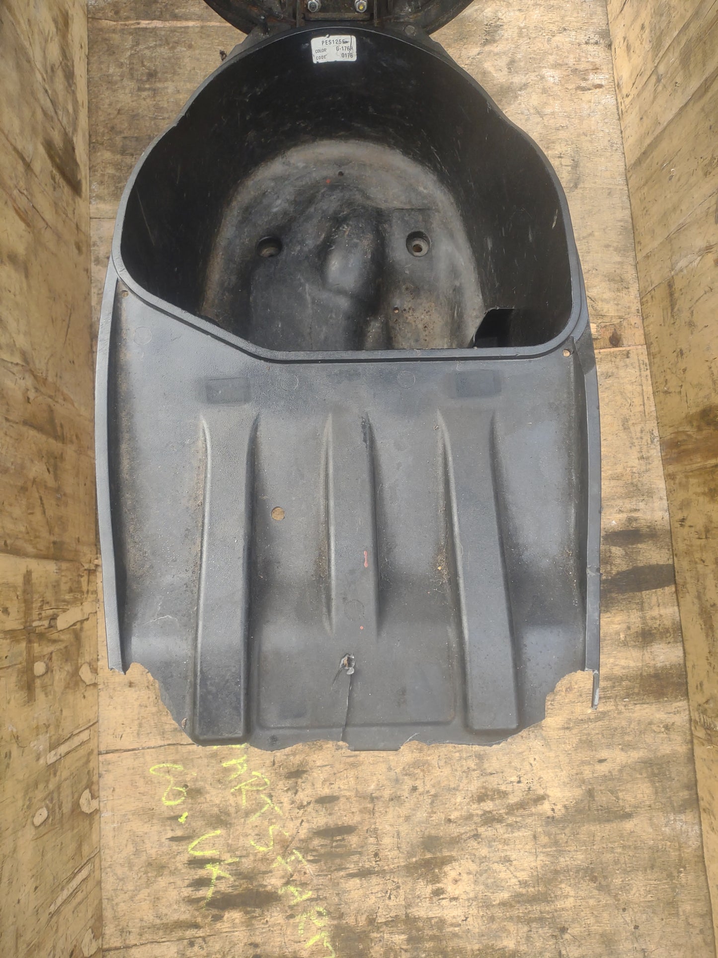 Honda PES 125 seat & bucket