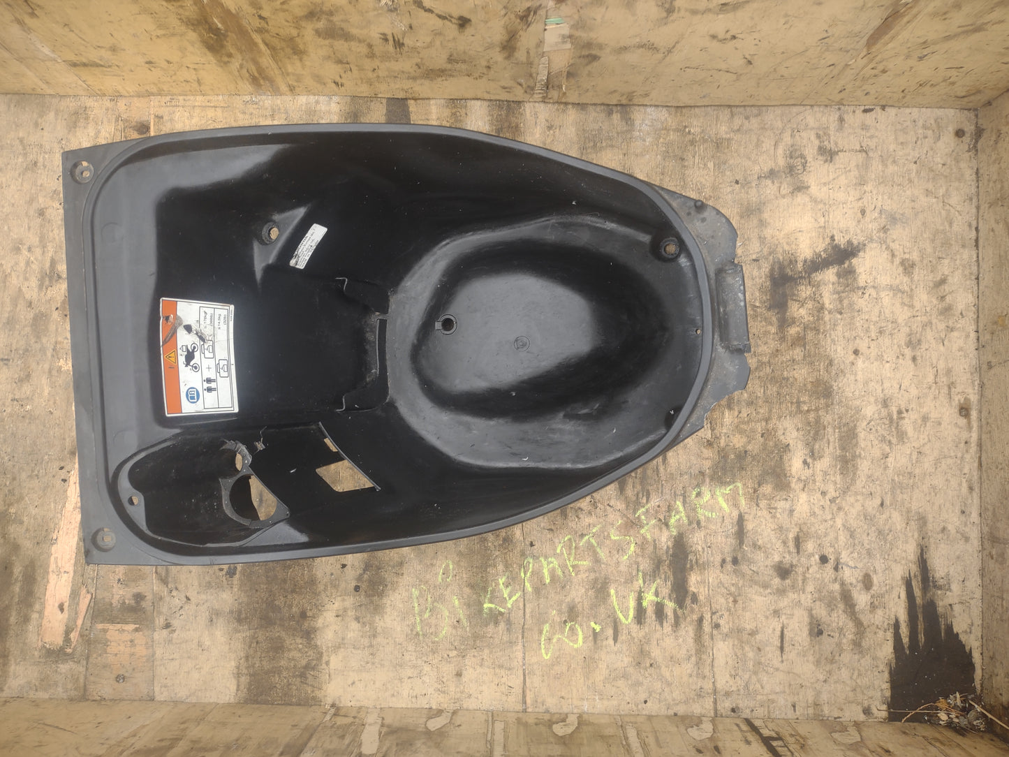 Honda ANC 125 / SH MODE 125 seat and bucket (OEM) used