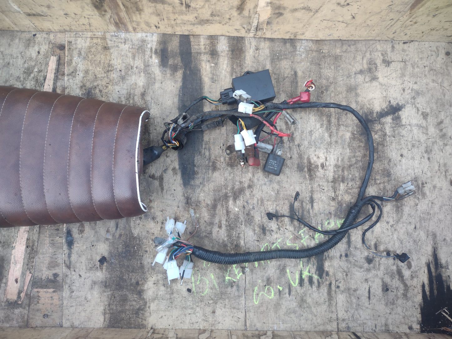 Sinnis XF125 K157 FMI wiring, seat and indicators (OEM)