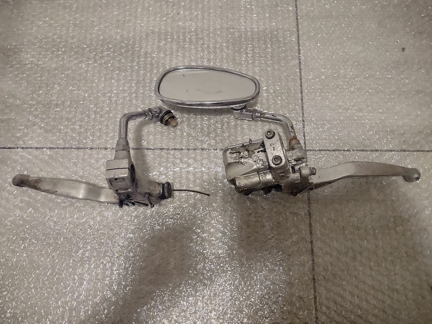 Yamaha xvs 650 dragstar brake booster, mirror, lever/s (OEM) used