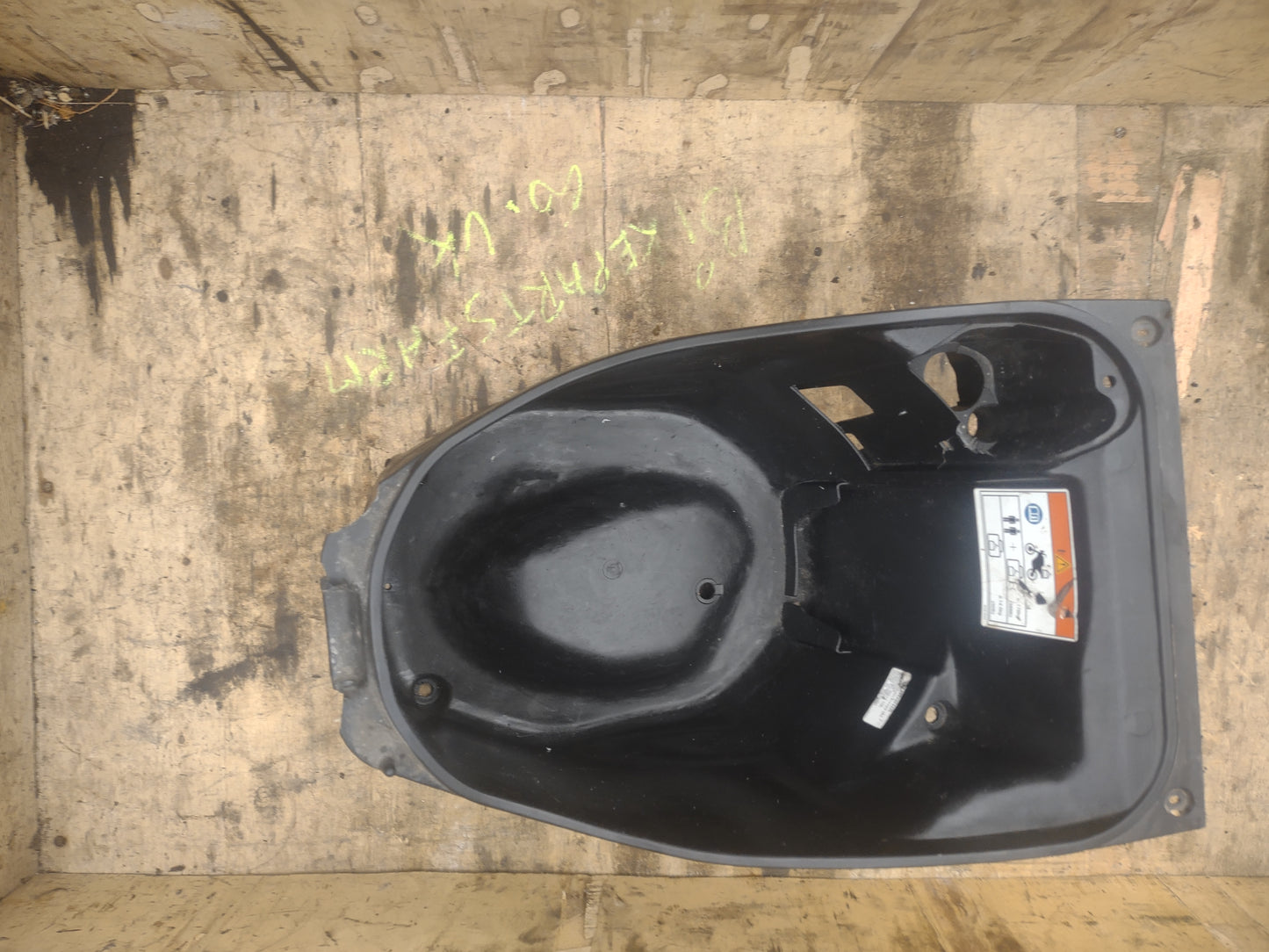 Honda ANC 125 / SH MODE 125 seat and bucket (OEM) used