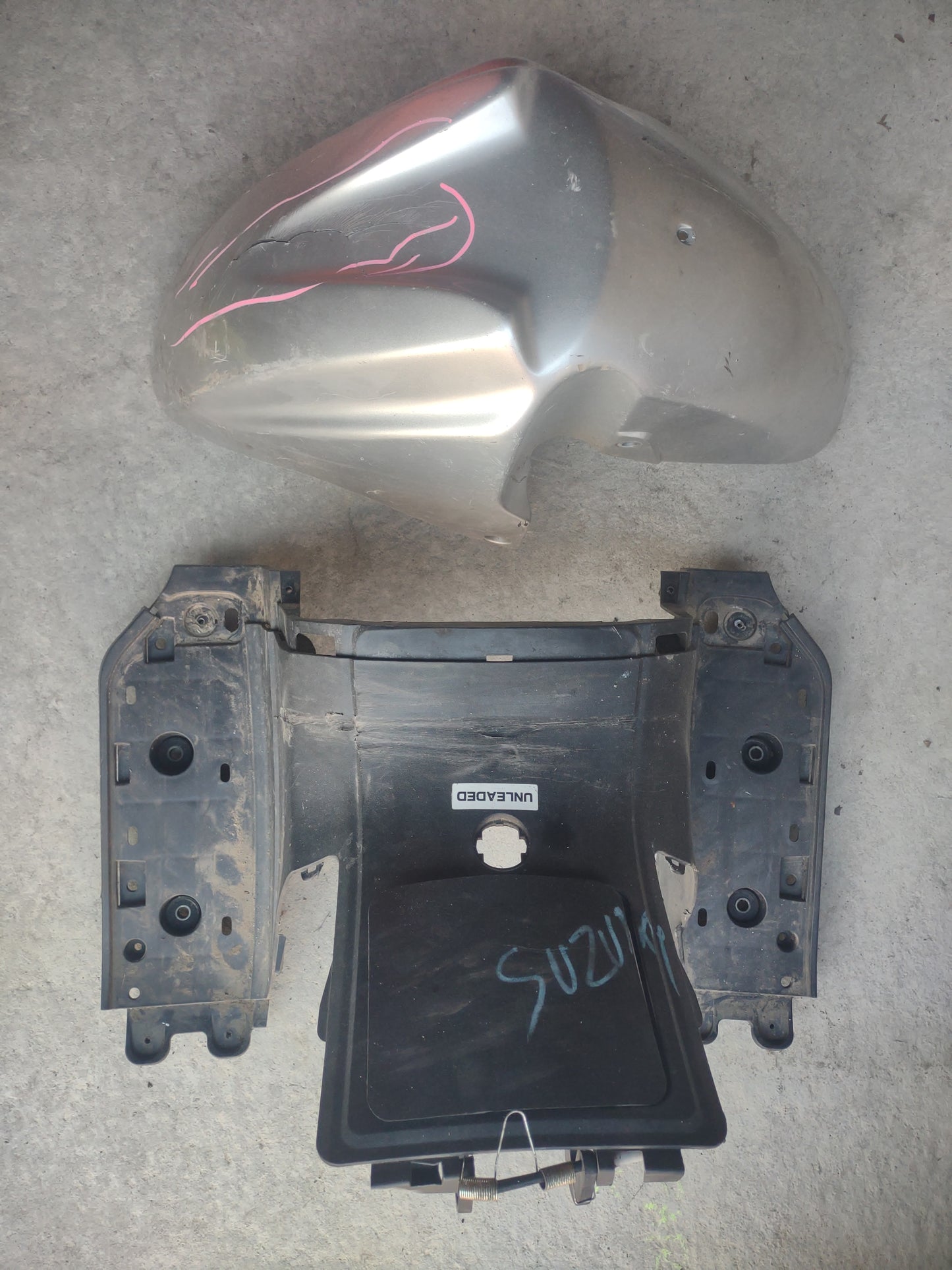 Suzuki an400 fairings / plastics 15+ items (OEM)