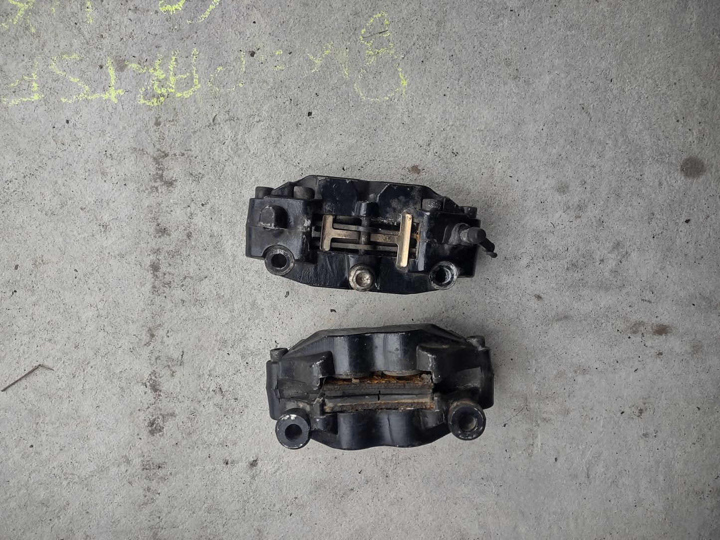 Suzuki gsxr 600 srad front callipers (OEM)
