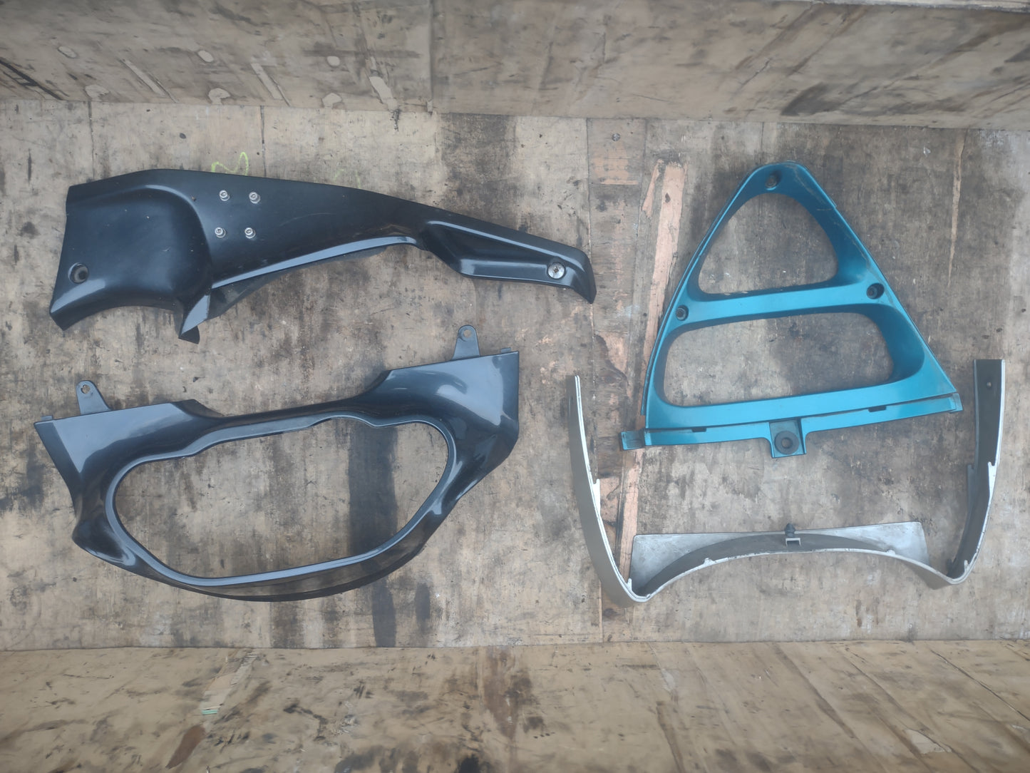 Kawasaki zzr600 nose cone, fairings, indicators, mounting bracket 1993 (OEM)