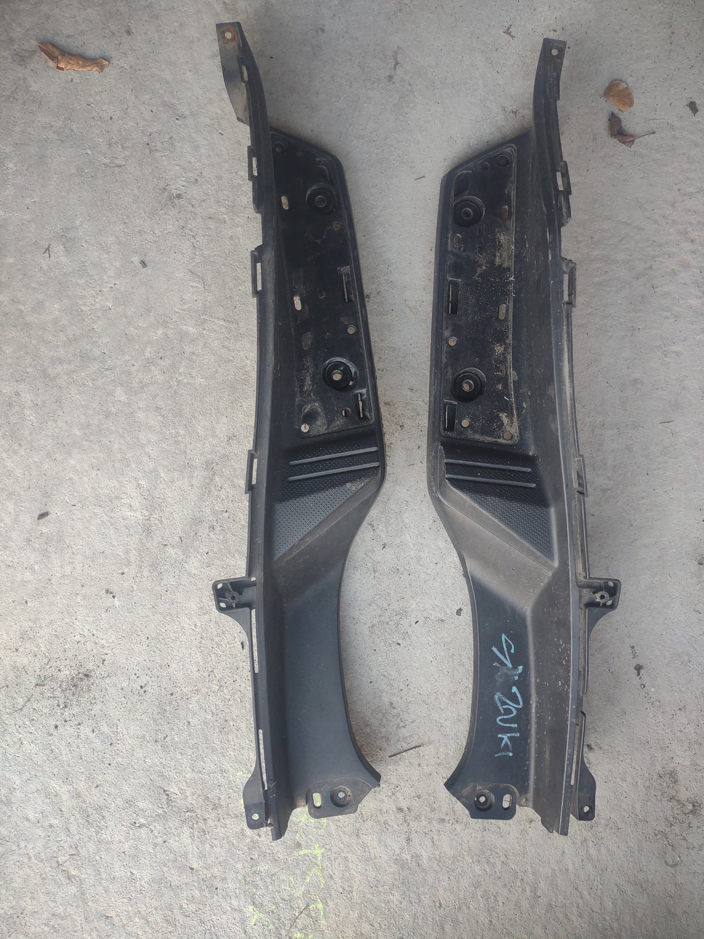 Suzuki an400 fairings / plastics 15+ items (OEM)