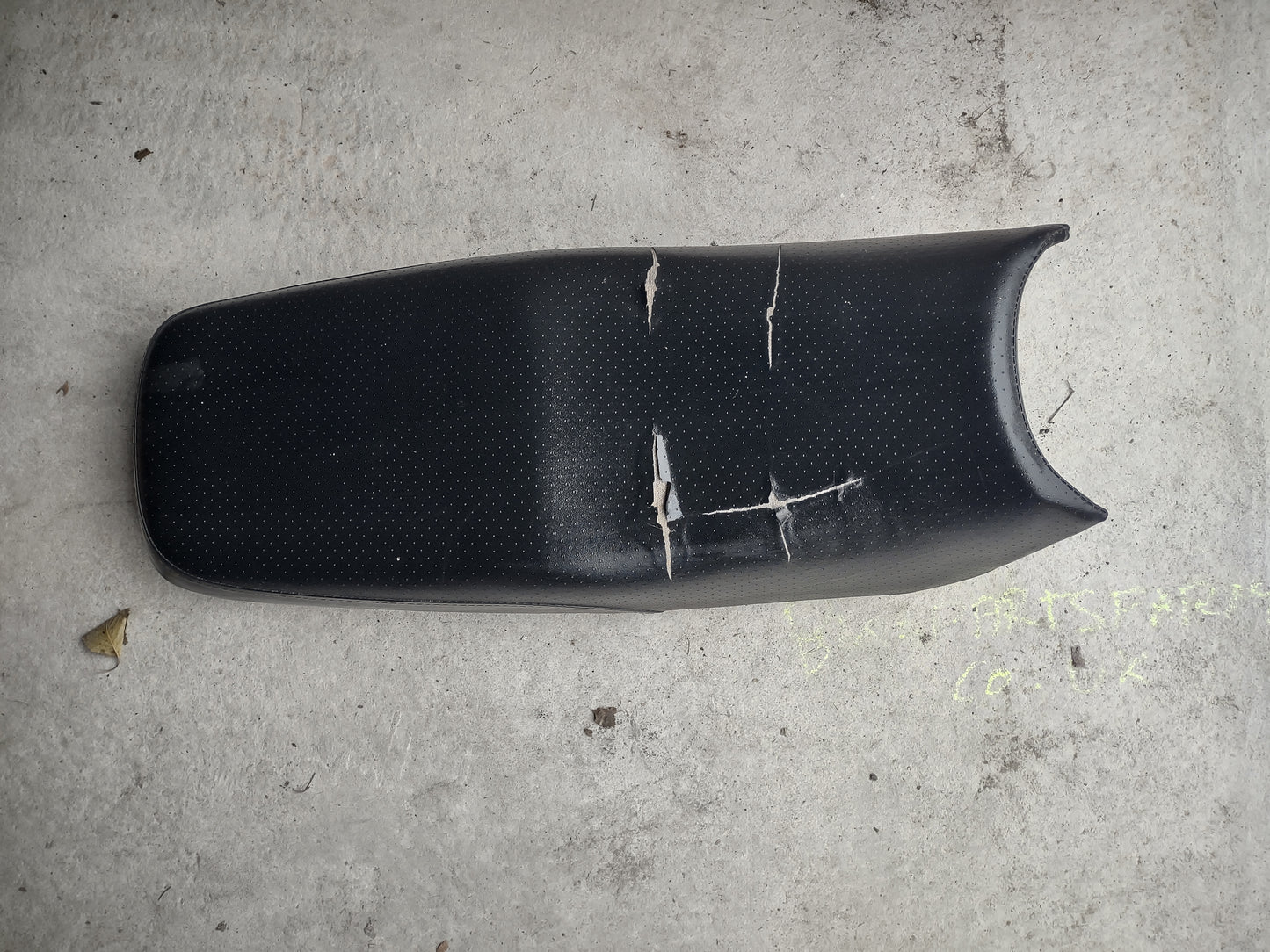 Yamaha YBR 125 seat saddle (OEM)