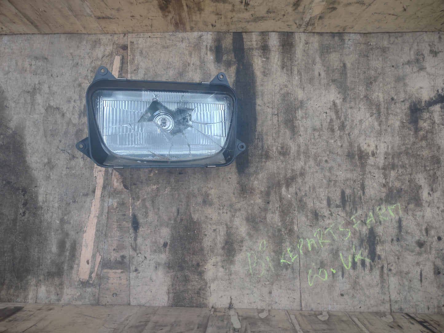 Kawasaki zzr600 headlamp (OEM)