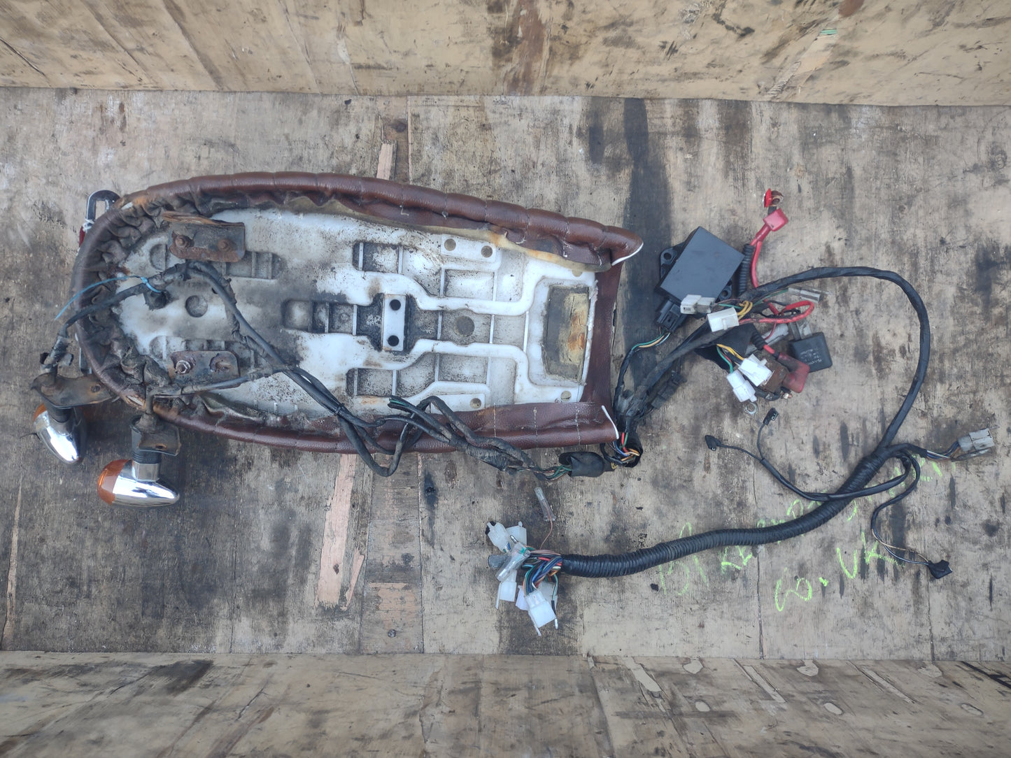 Sinnis XF125 K157 FMI wiring, seat and indicators (OEM)