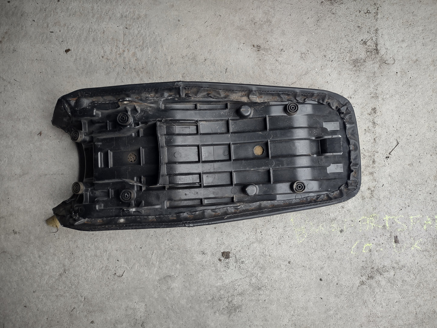 Yamaha YBR 125 seat saddle (OEM)