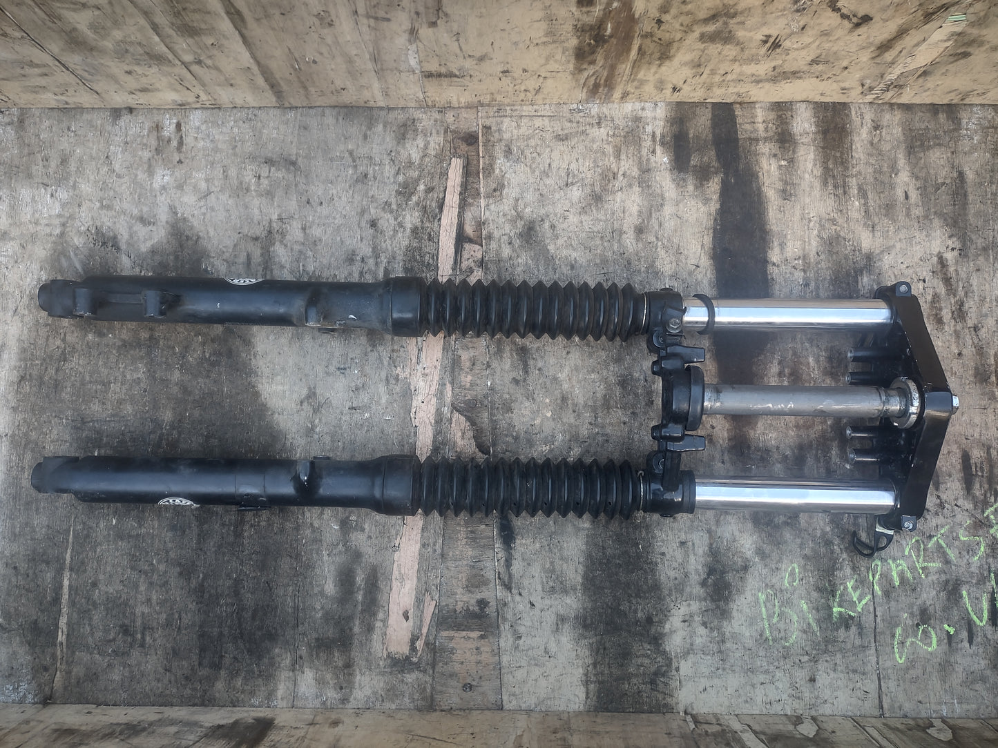 Sinnis XF125 K157 FMI front forks / shockers, top and bottom yoke (OEM)